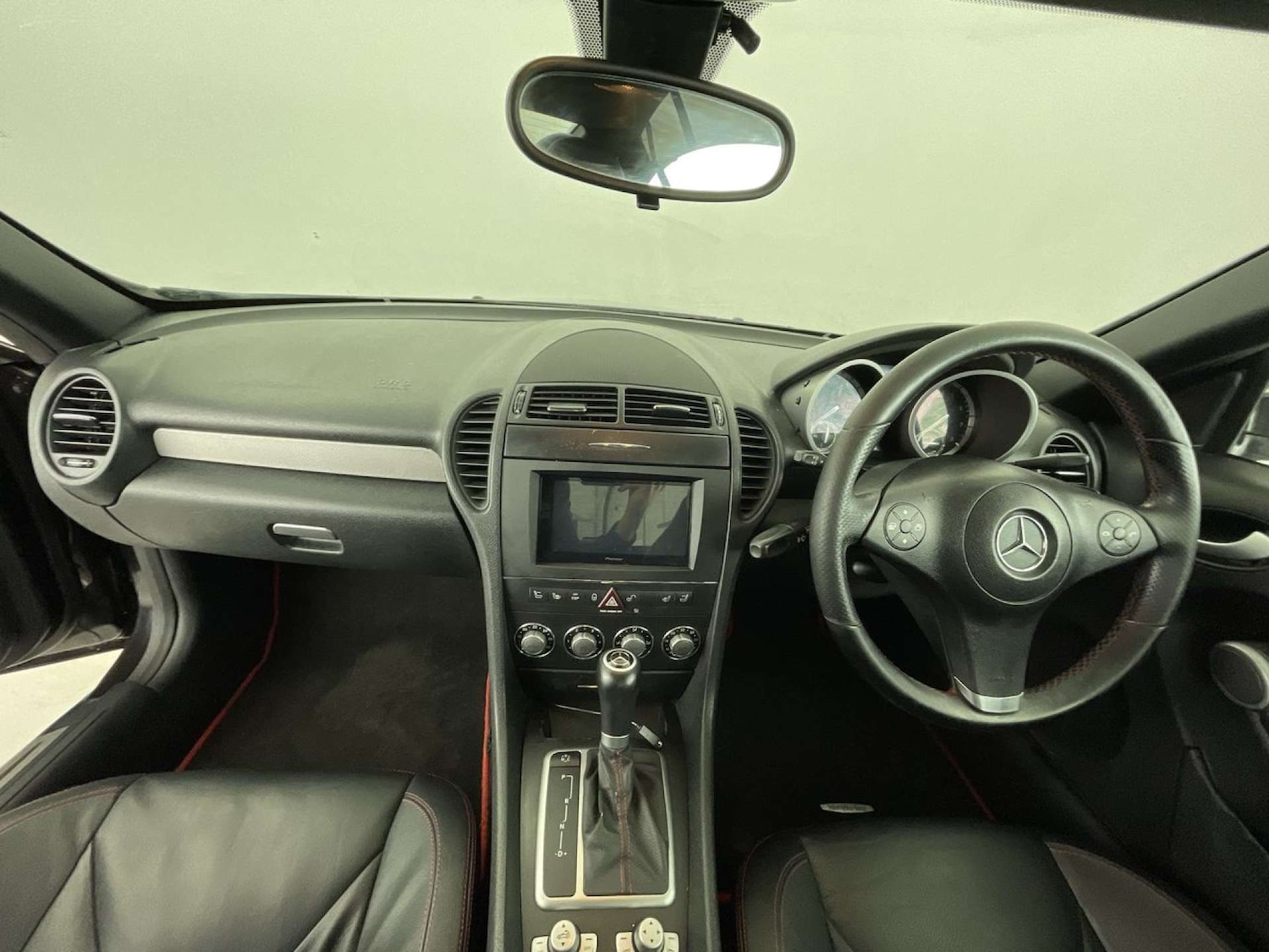 Used Mercedes-Benz SLK 2009 for sale - 77594778: Photo 8