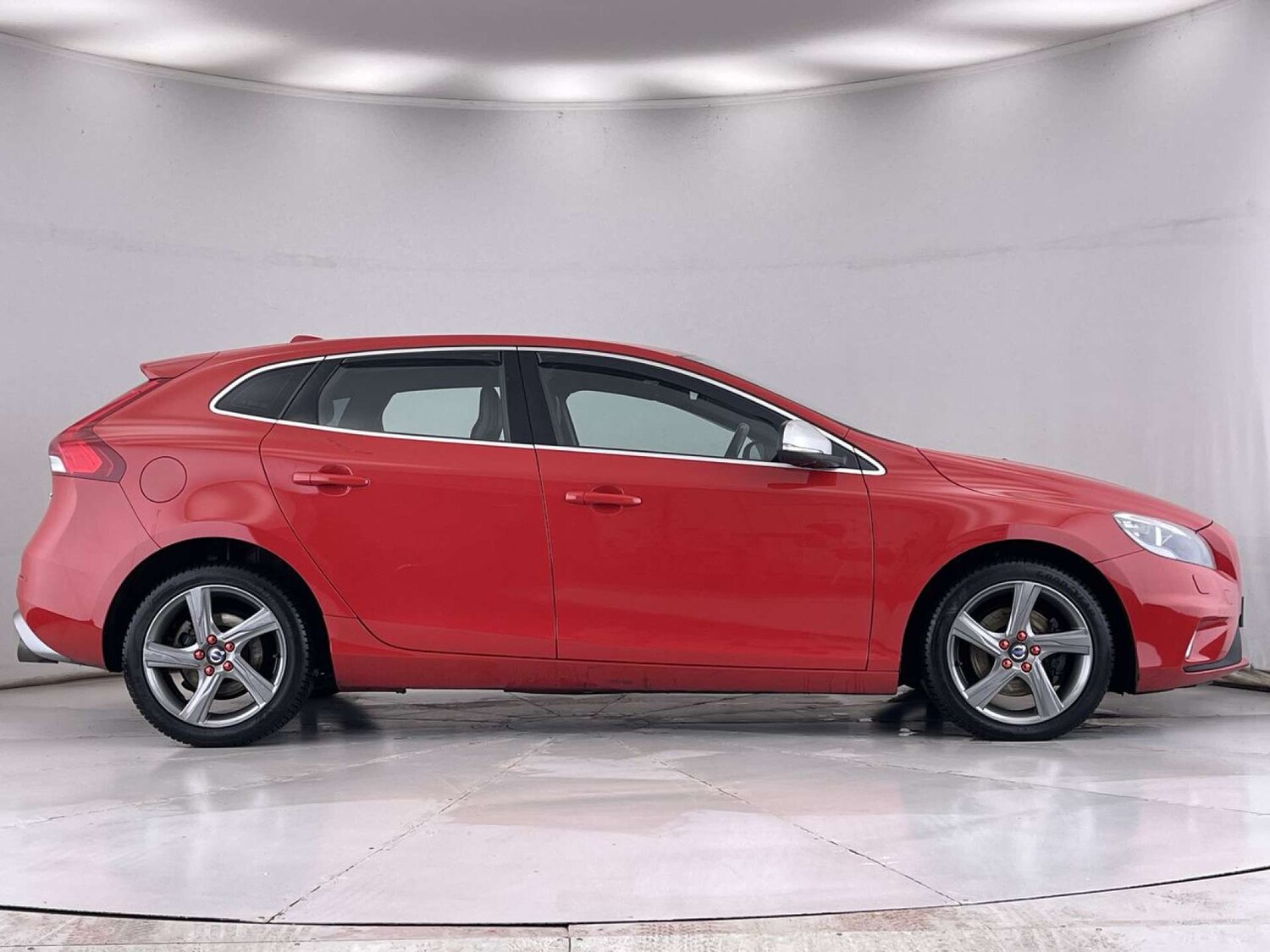 Used Volvo V40 2015 for sale - 76477409: Photo 15