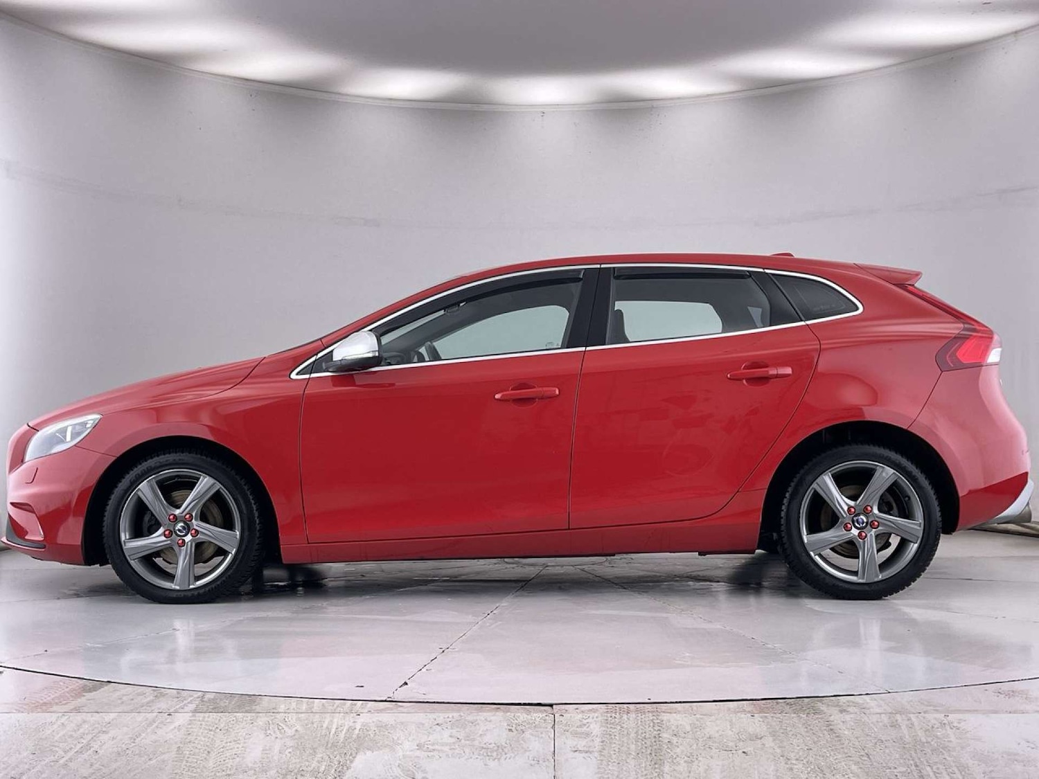 Used Volvo V40 2015 for sale - 76477409: Photo 16