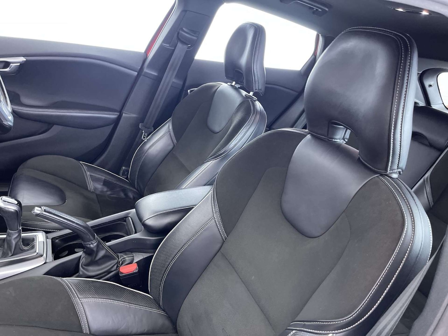 Used Volvo V40 2015 for sale - 76477409: Photo 31