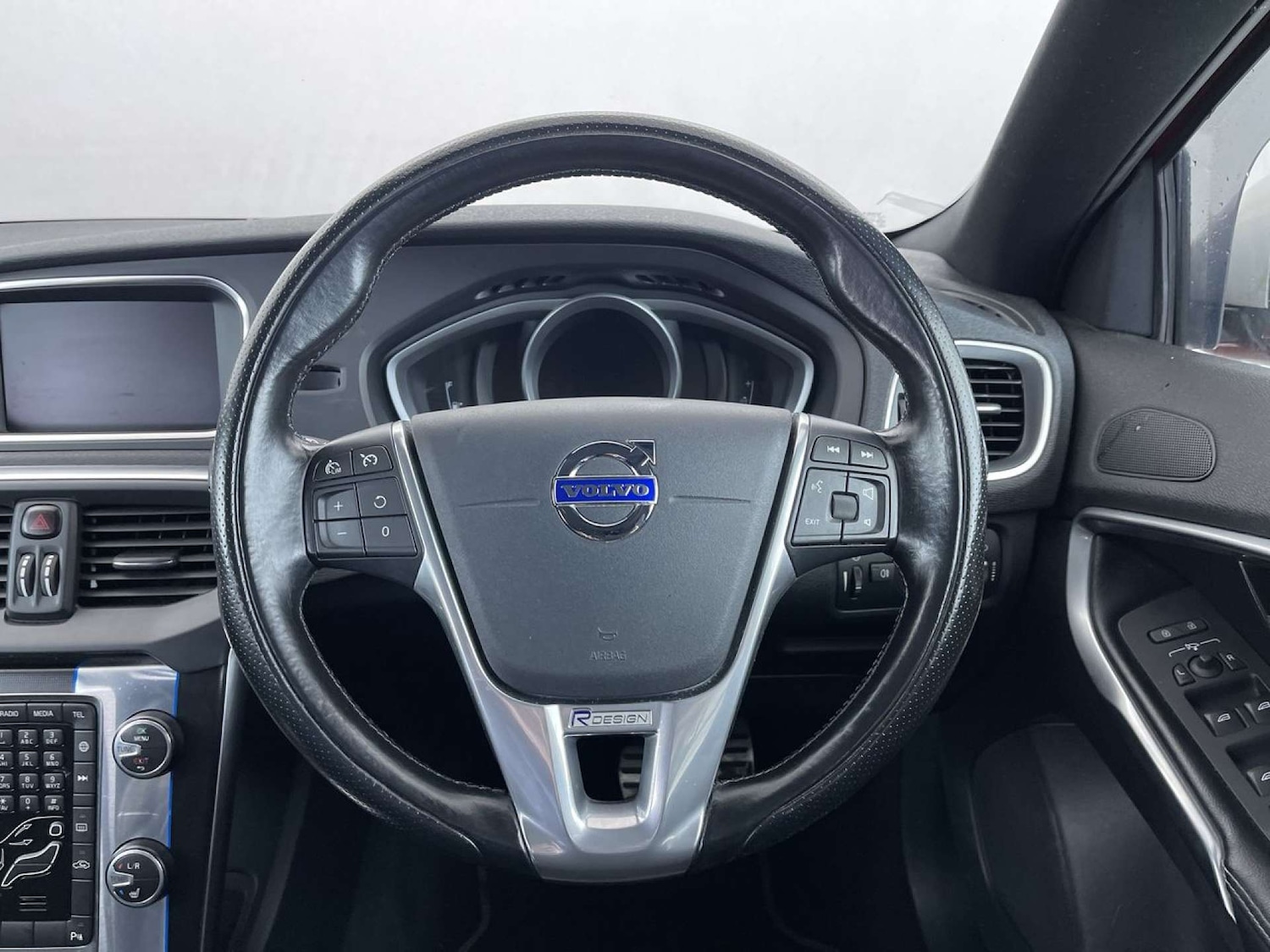 Used Volvo V40 2015 for sale - 76477409: Photo 36