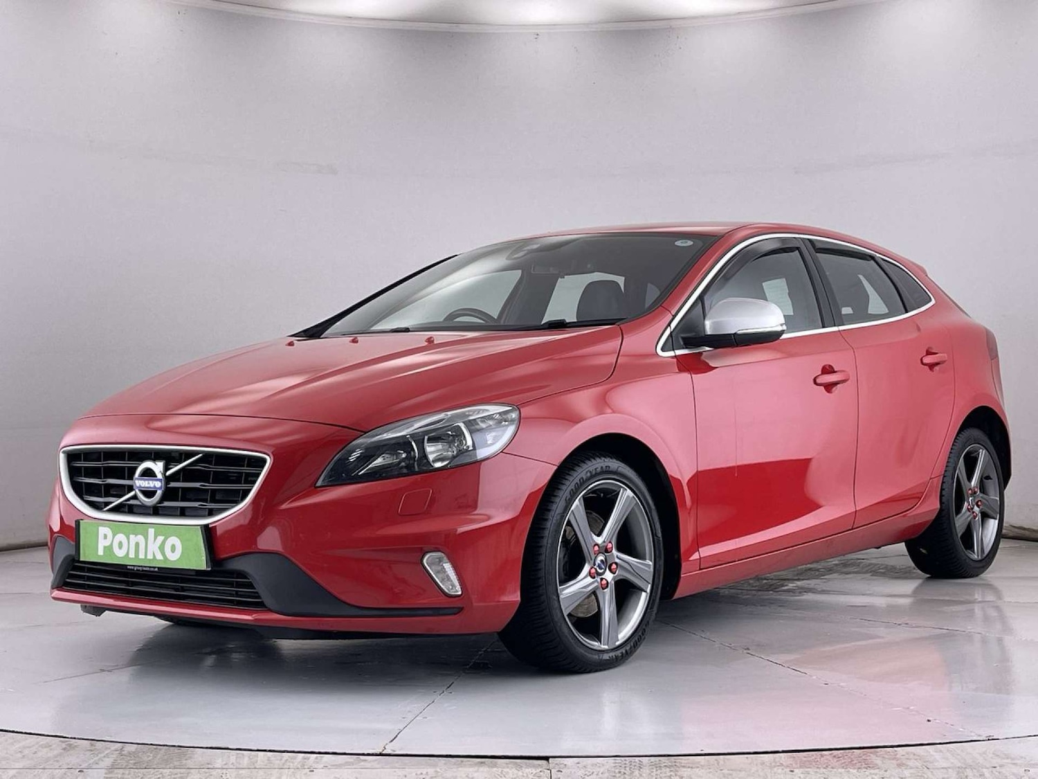 Used Volvo V40 2015 for sale - 76477409: Photo 4