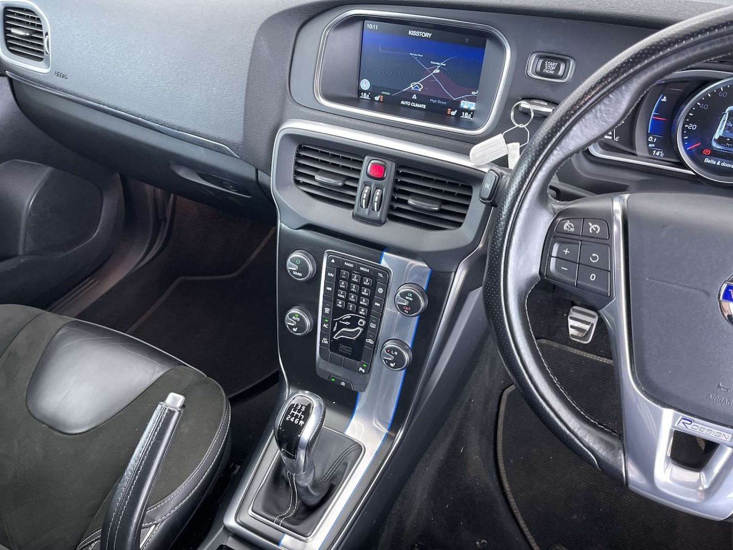 Used Volvo V40 2015 for sale - 76477409: Photo 46