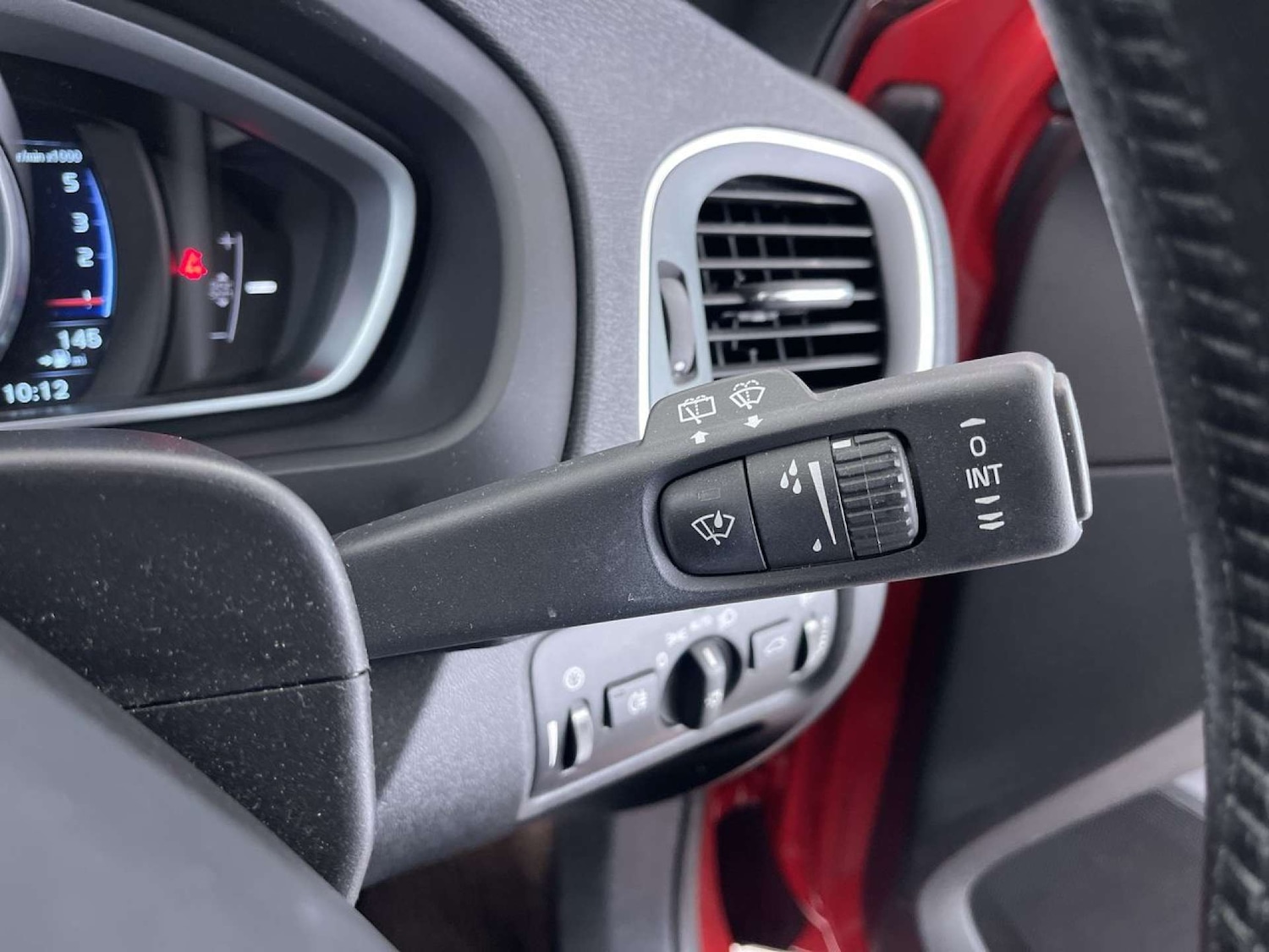 Used Volvo V40 2015 for sale - 76477409: Photo 54