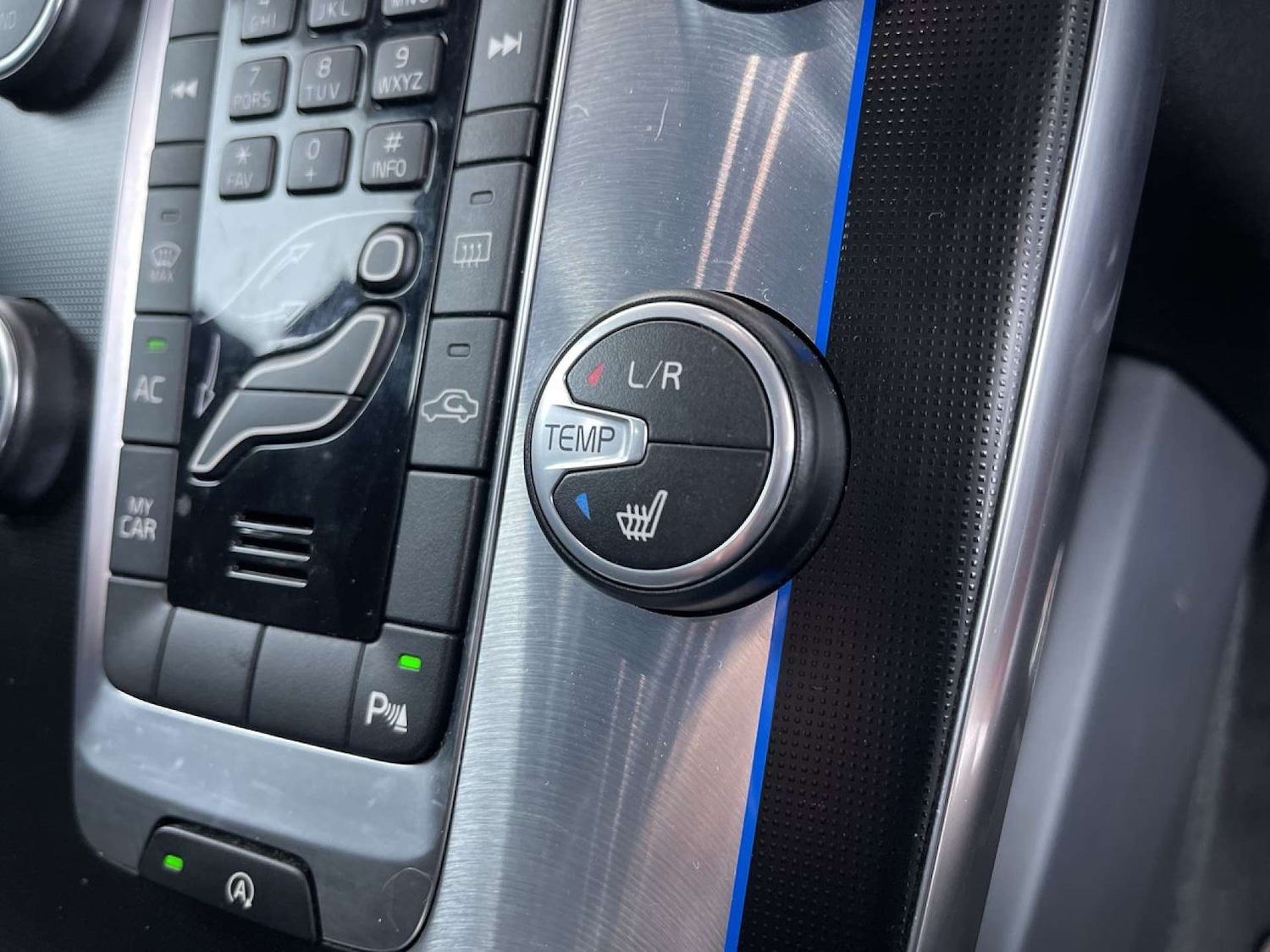 Used Volvo V40 2015 for sale - 76477409: Photo 55