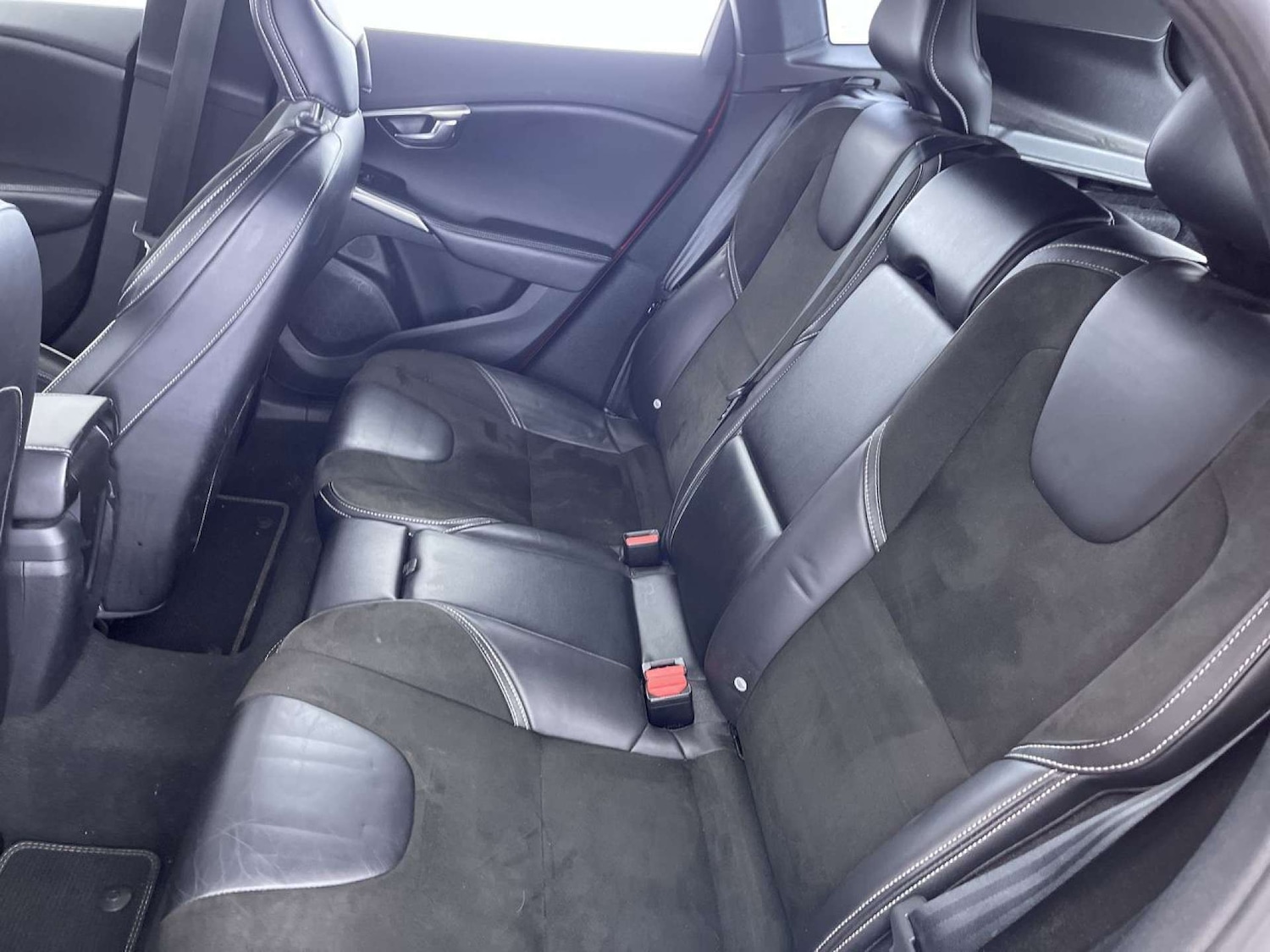 Used Volvo V40 2015 for sale - 76477409: Photo 9