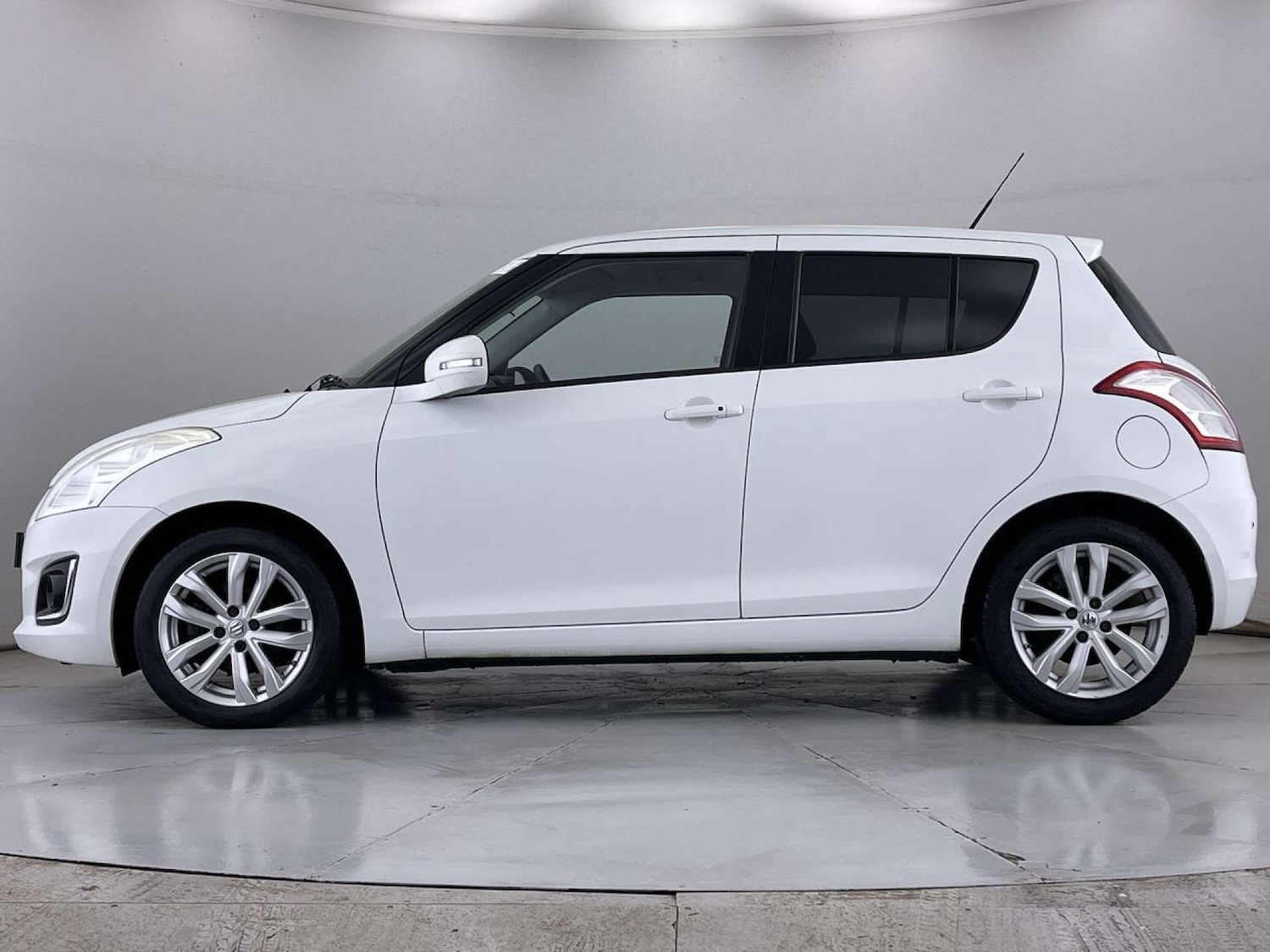 Used Suzuki Swift 2015 for sale - 76623846: Photo 16