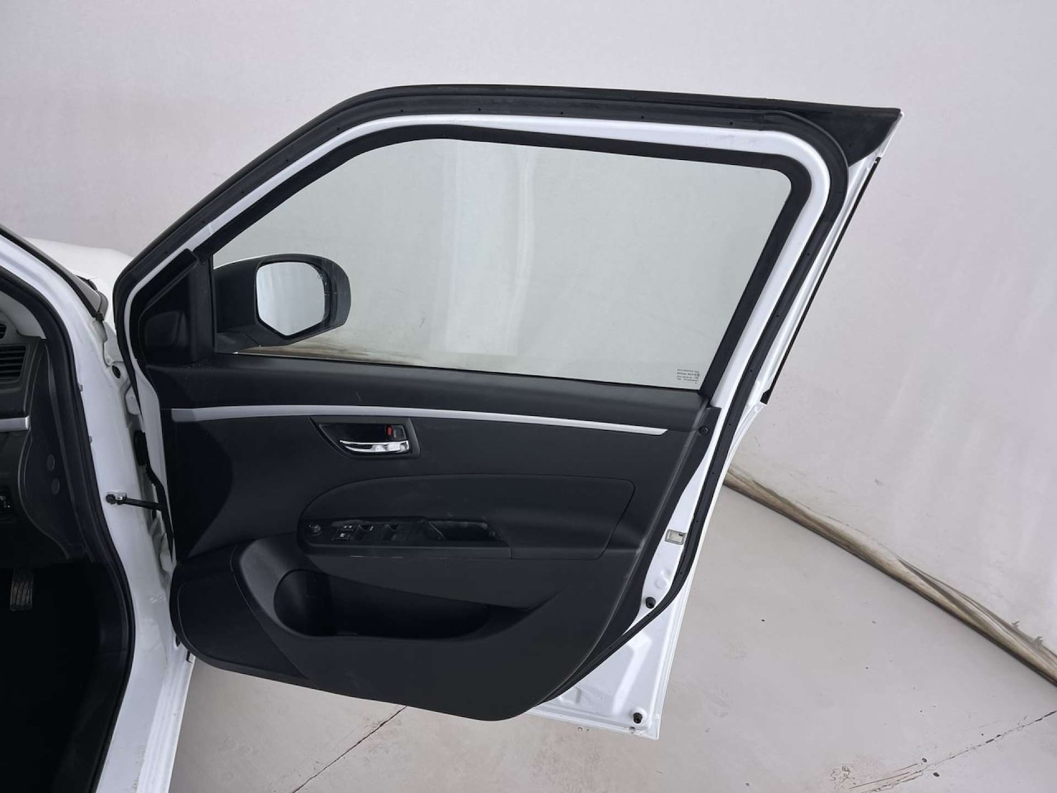 Used Suzuki Swift 2015 for sale - 76623846: Photo 29