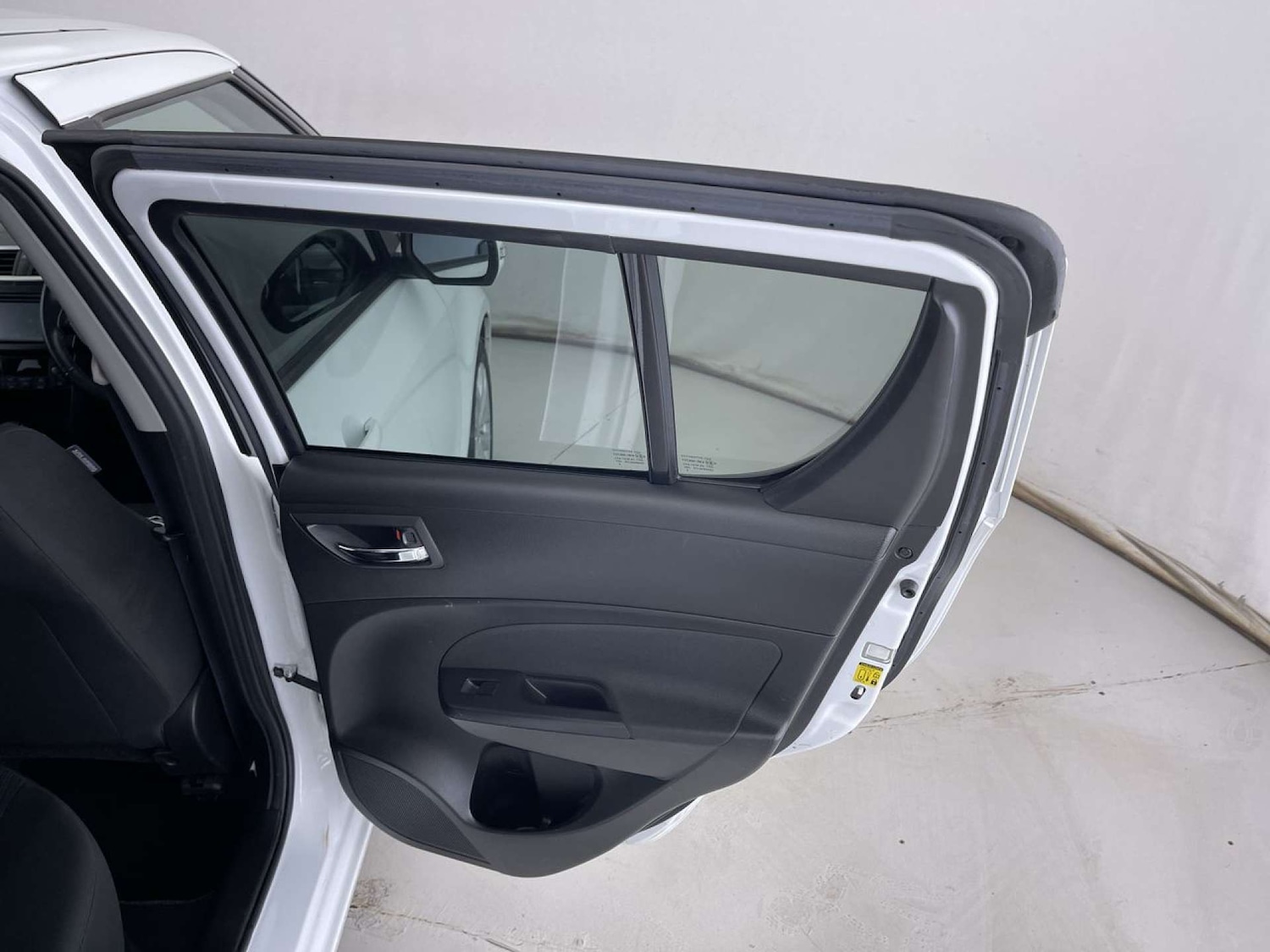 Used Suzuki Swift 2015 for sale - 76623846: Photo 30