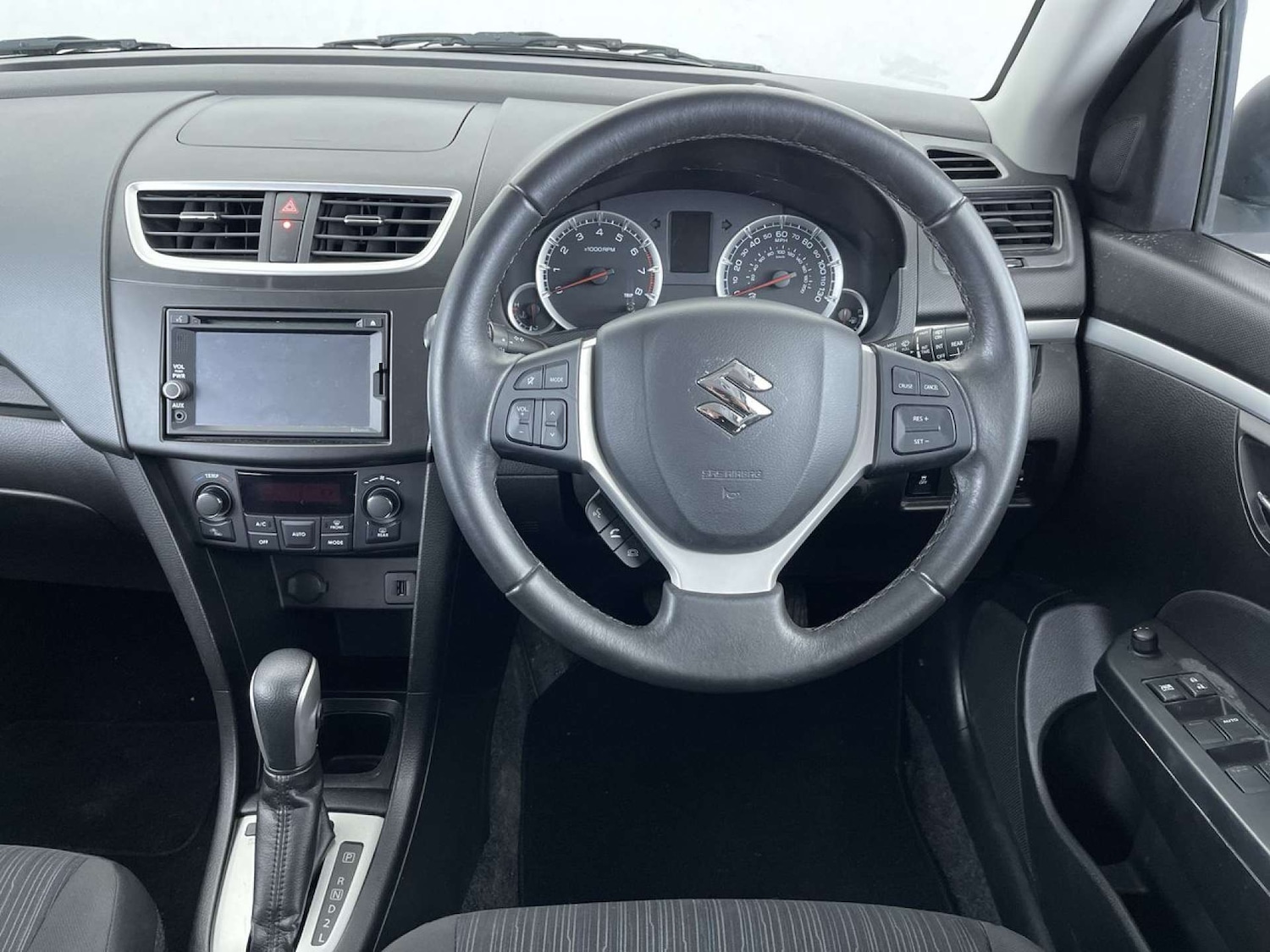 Used Suzuki Swift 2015 for sale - 76623846: Photo 35