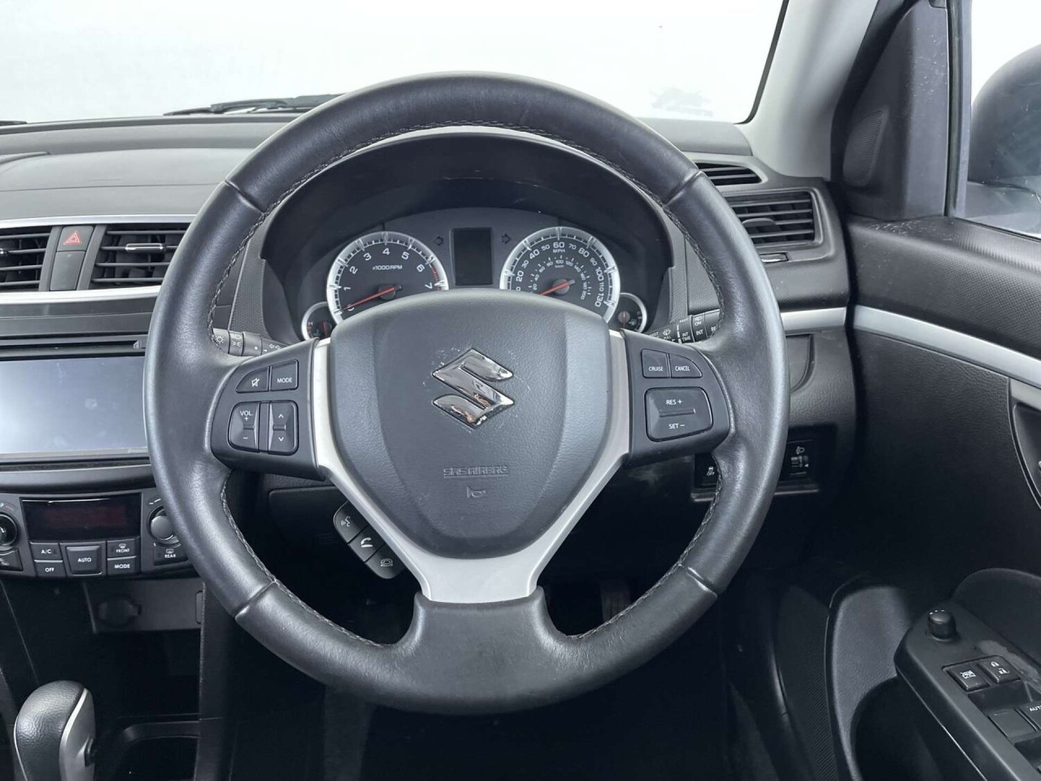 Used Suzuki Swift 2015 for sale - 76623846: Photo 36