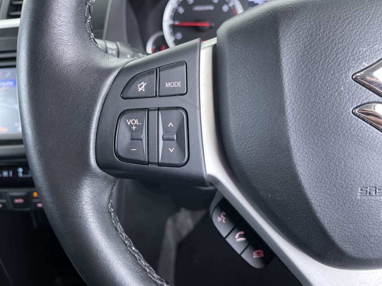 Used Suzuki Swift 2015 for sale - 76623846: Photo 51