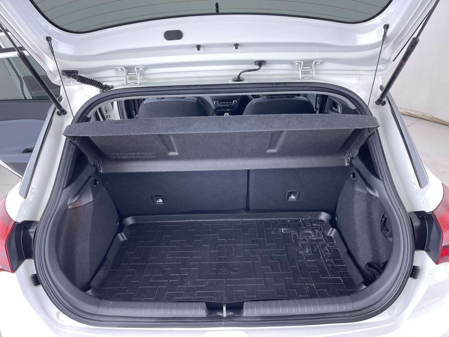 Used Hyundai i20 2016 for sale - 76602108: Photo 10