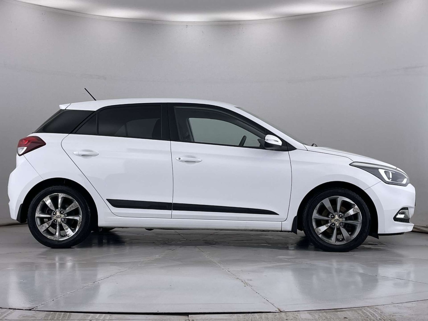 Used Hyundai i20 2016 for sale - 76602108: Photo 14