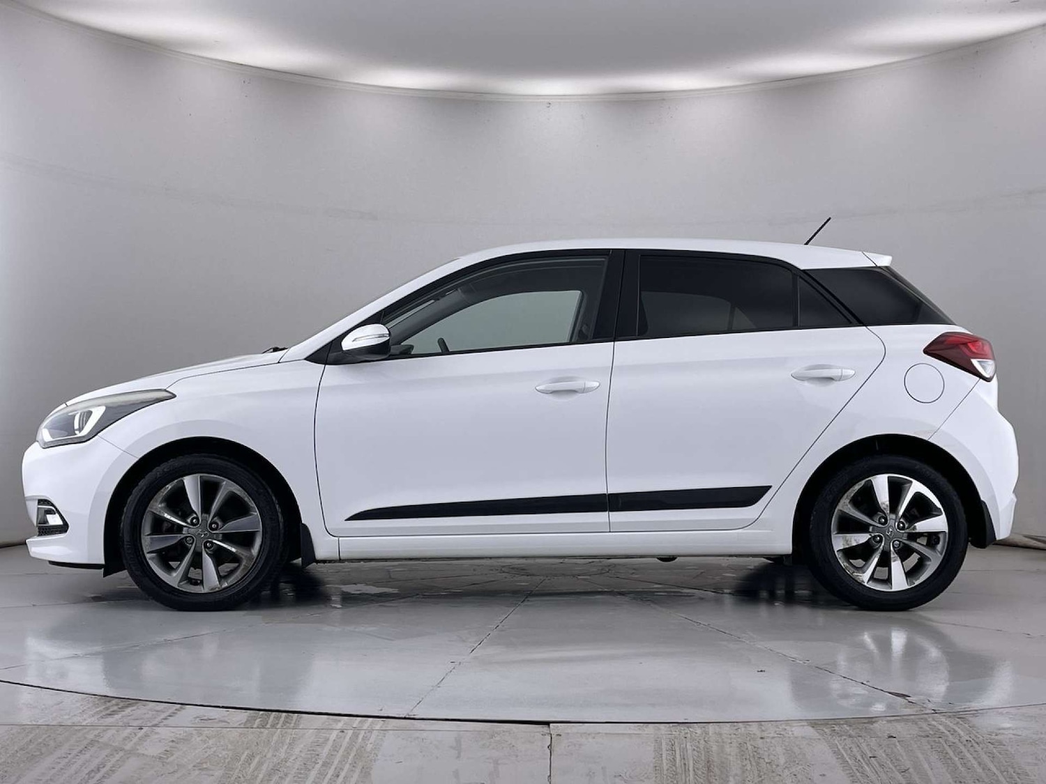 Used Hyundai i20 2016 for sale - 76602108: Photo 15