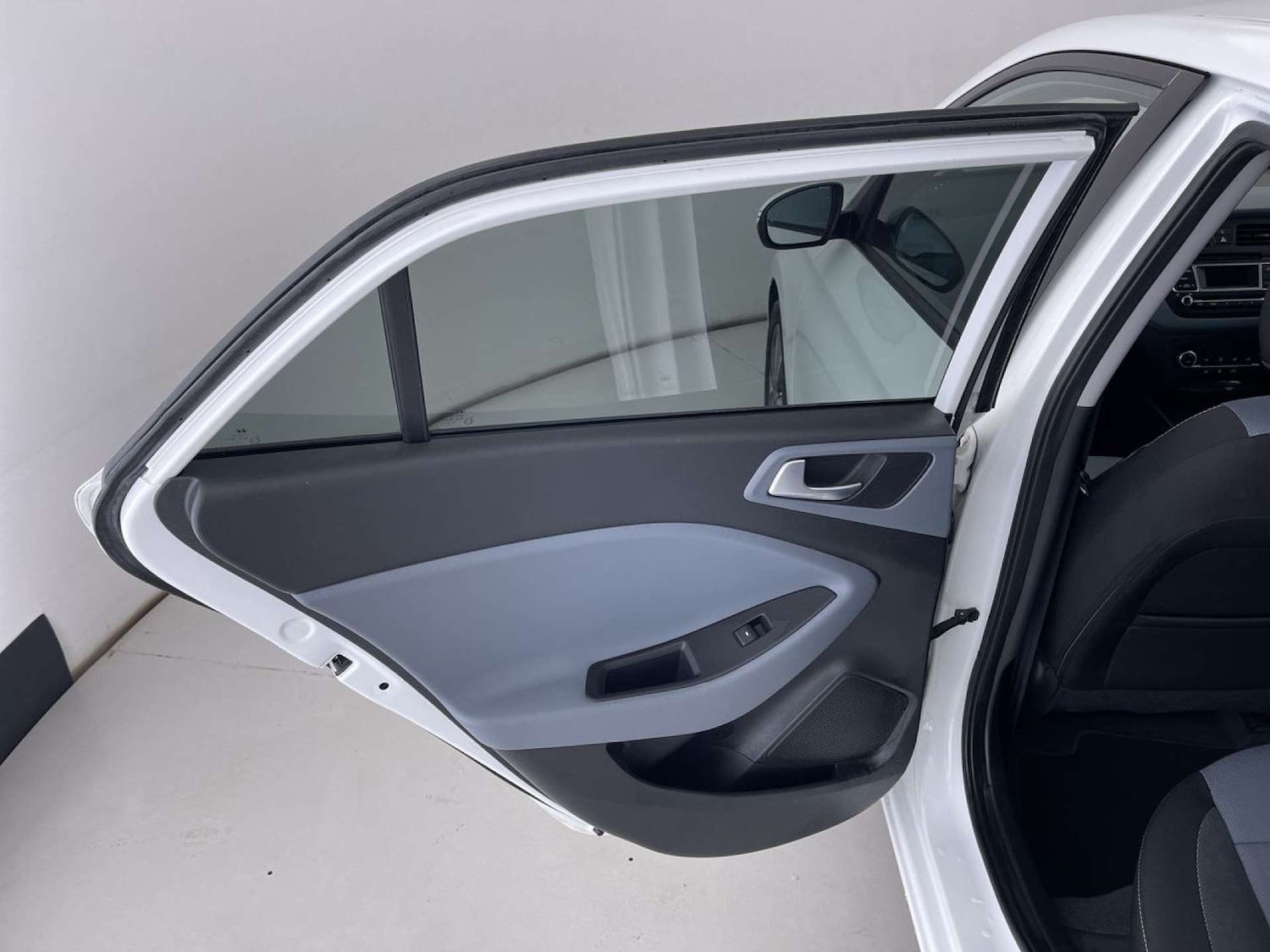 Used Hyundai i20 2016 for sale - 76602108: Photo 24