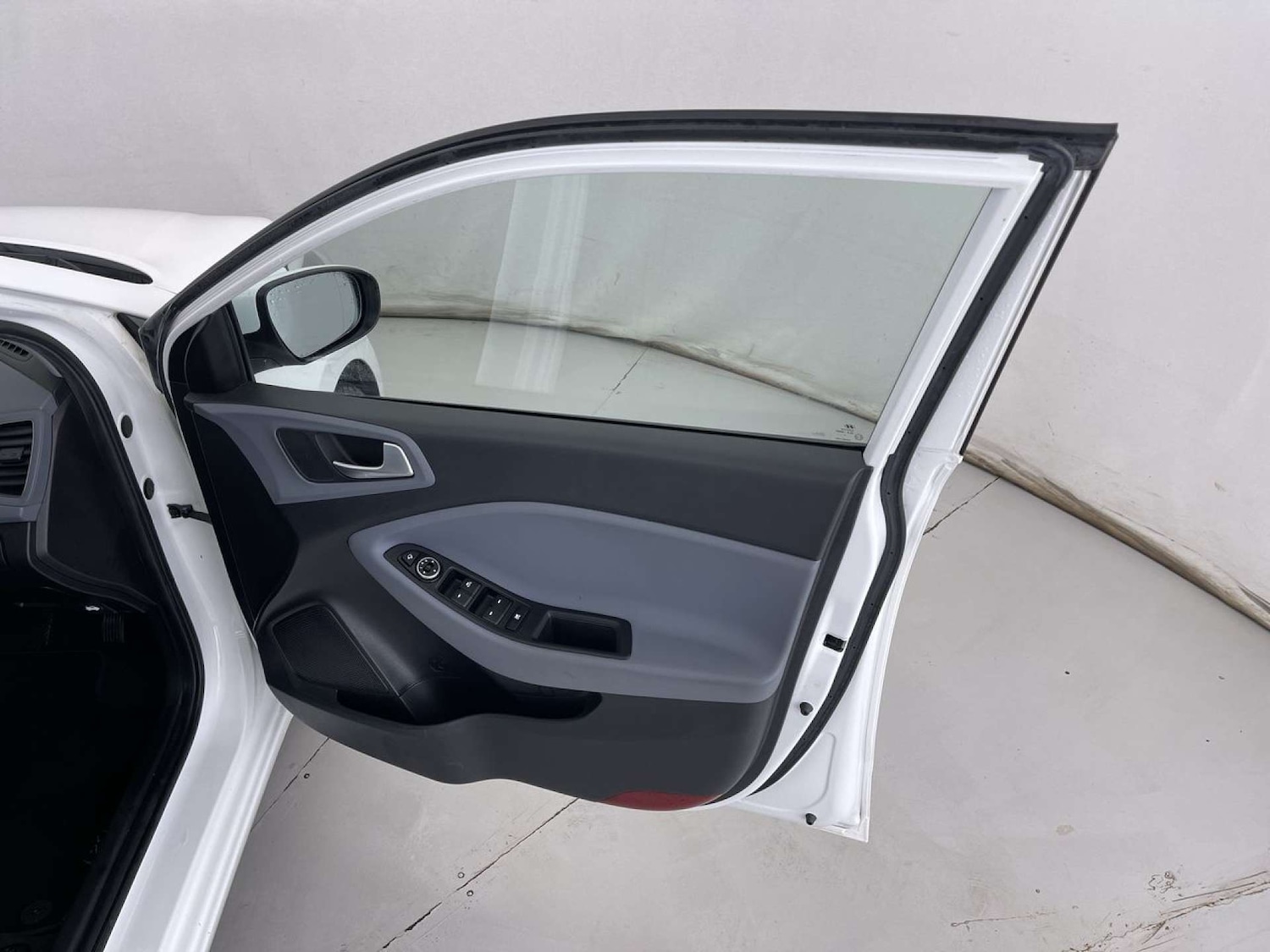 Used Hyundai i20 2016 for sale - 76602108: Photo 25