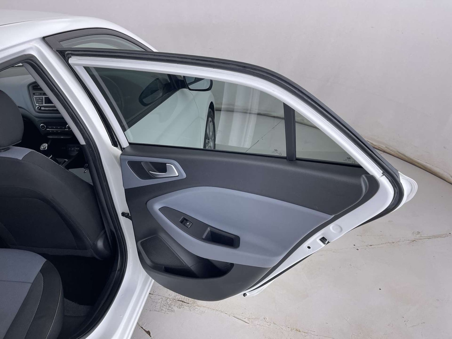 Used Hyundai i20 2016 for sale - 76602108: Photo 26