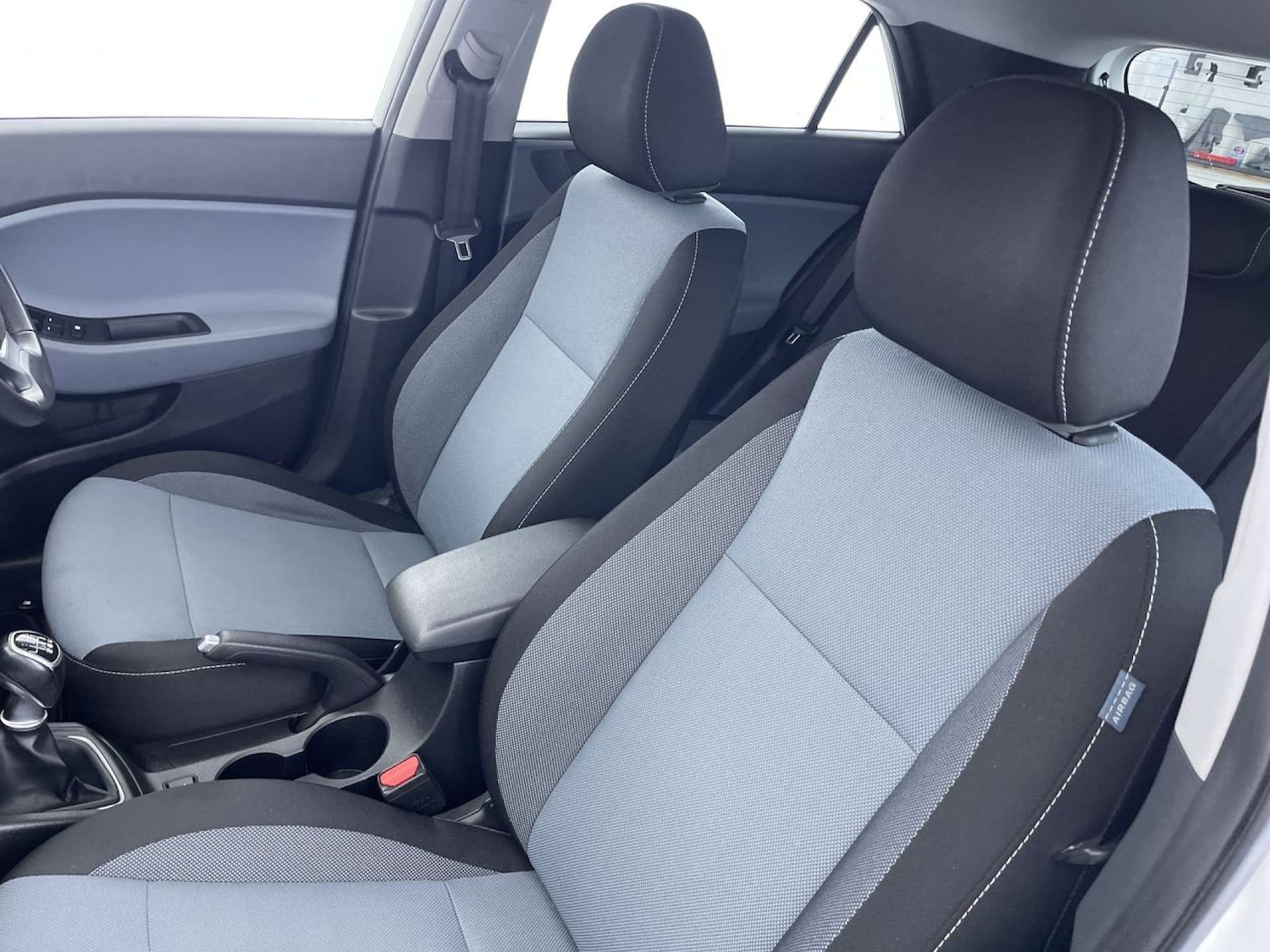 Used Hyundai i20 2016 for sale - 76602108: Photo 27