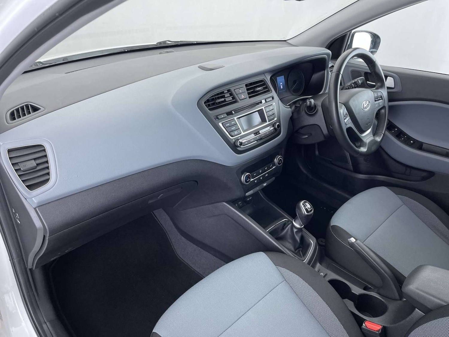 Used Hyundai i20 2016 for sale - 76602108: Photo 28