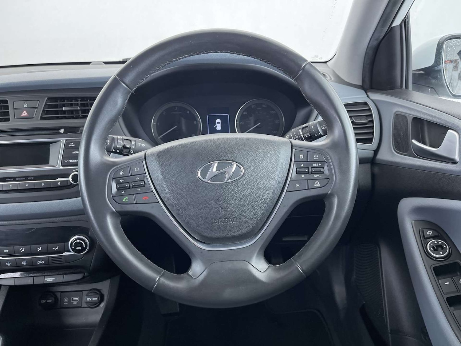 Used Hyundai i20 2016 for sale - 76602108: Photo 32