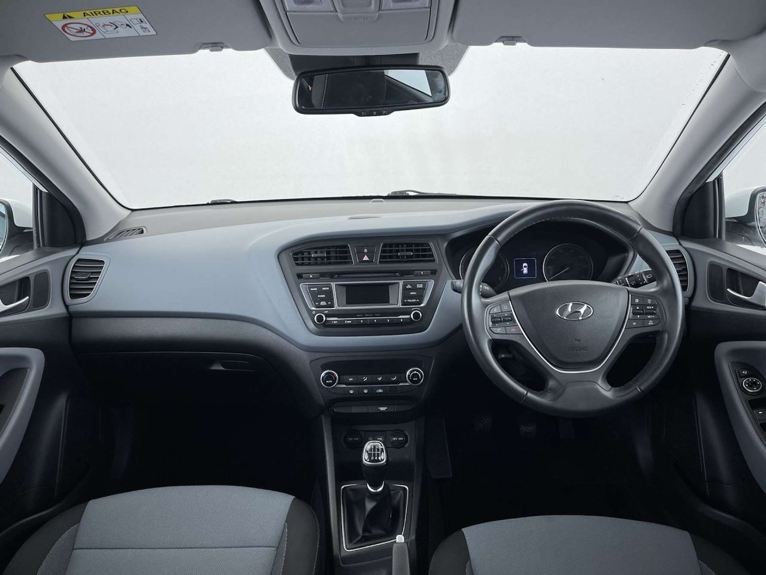 Used Hyundai i20 2016 for sale - 76602108: Photo 8