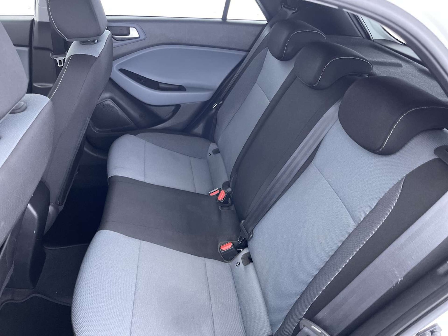 Used Hyundai i20 2016 for sale - 76602108: Photo 9