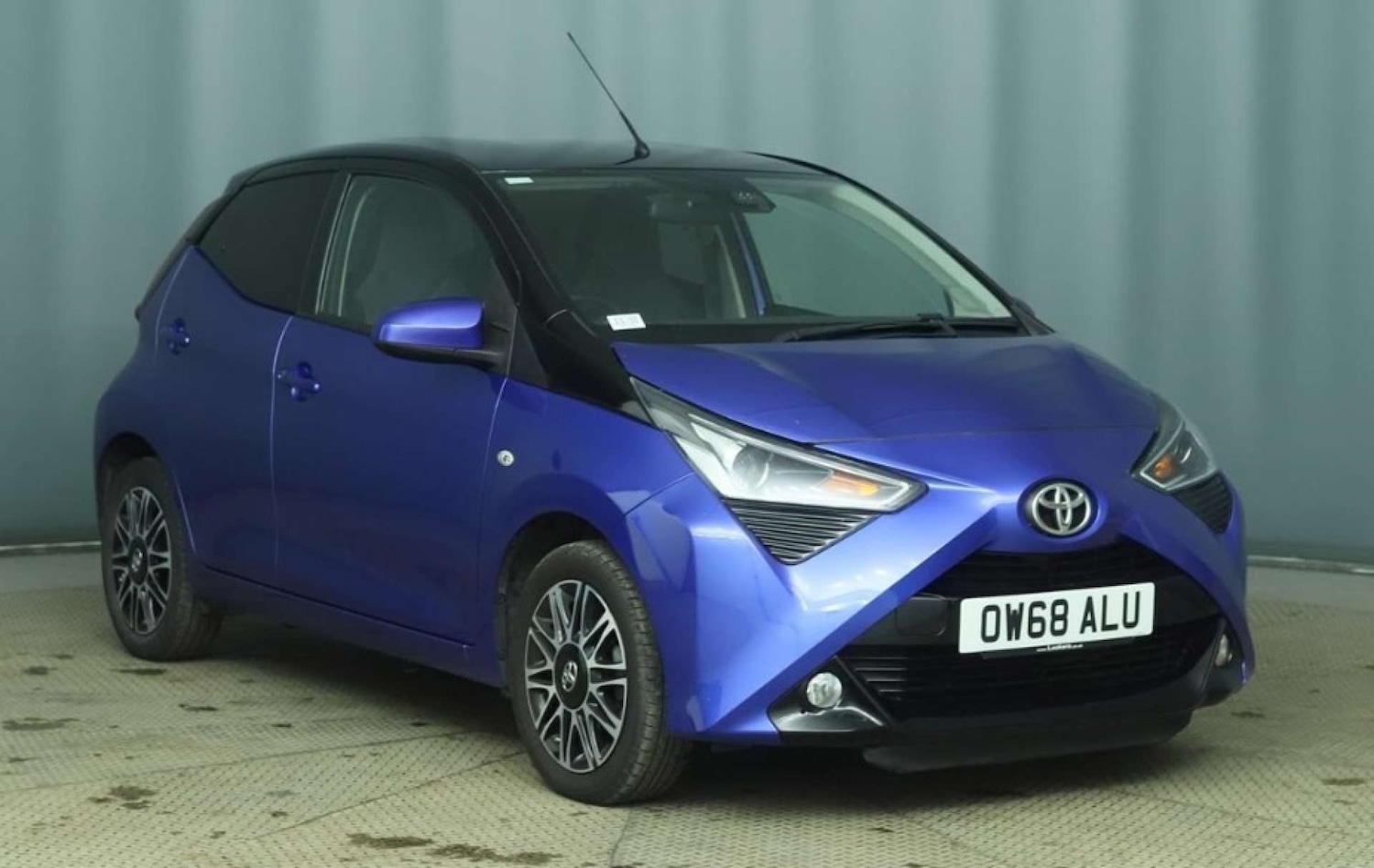 Used Toyota AYGO 2018 for sale - 76830229: Photo 1