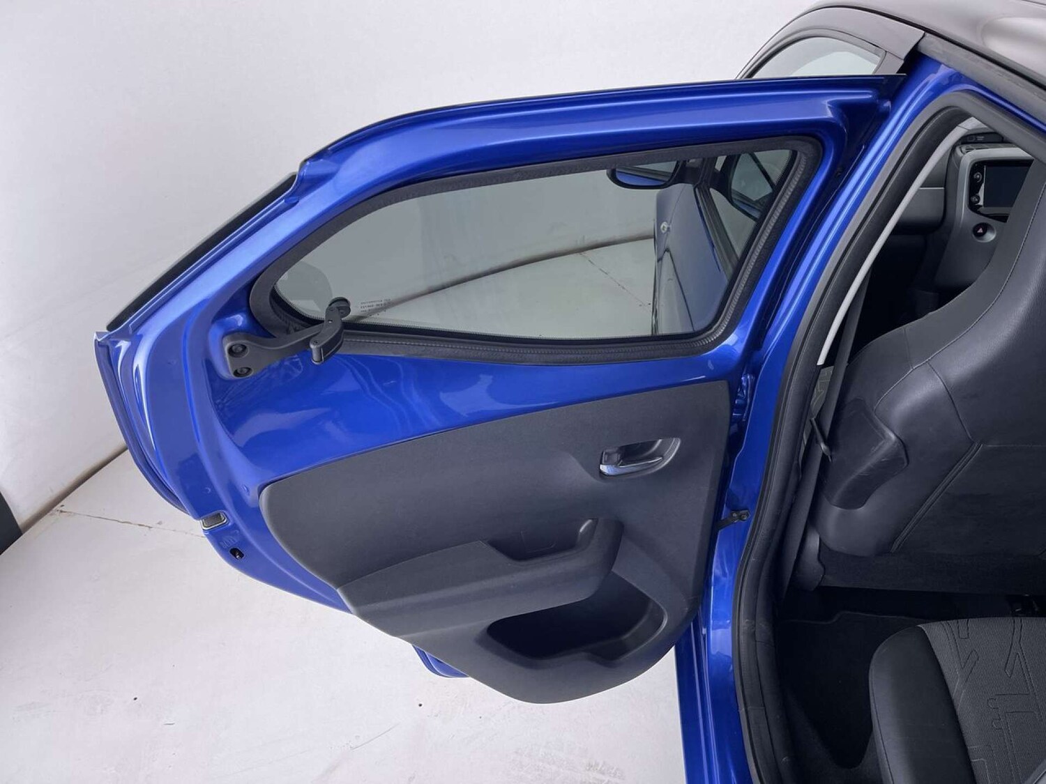 Used Toyota AYGO 2018 for sale - 76830229: Photo 28