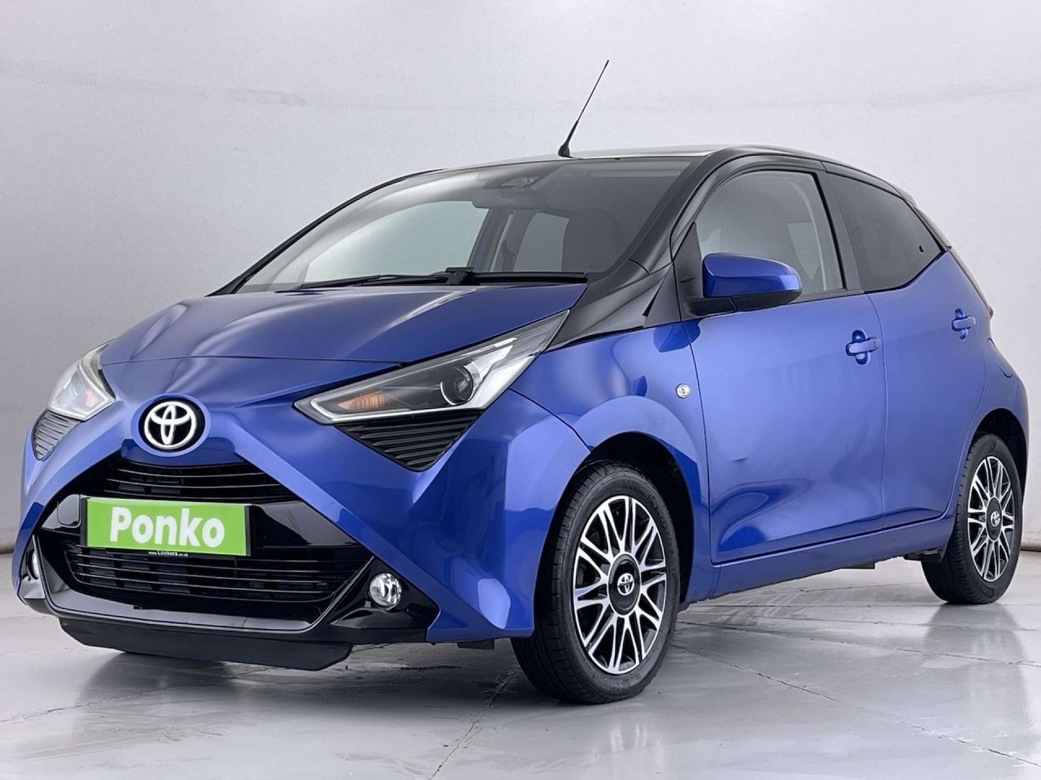 Used Toyota AYGO 2018 for sale - 76830229: Photo 4