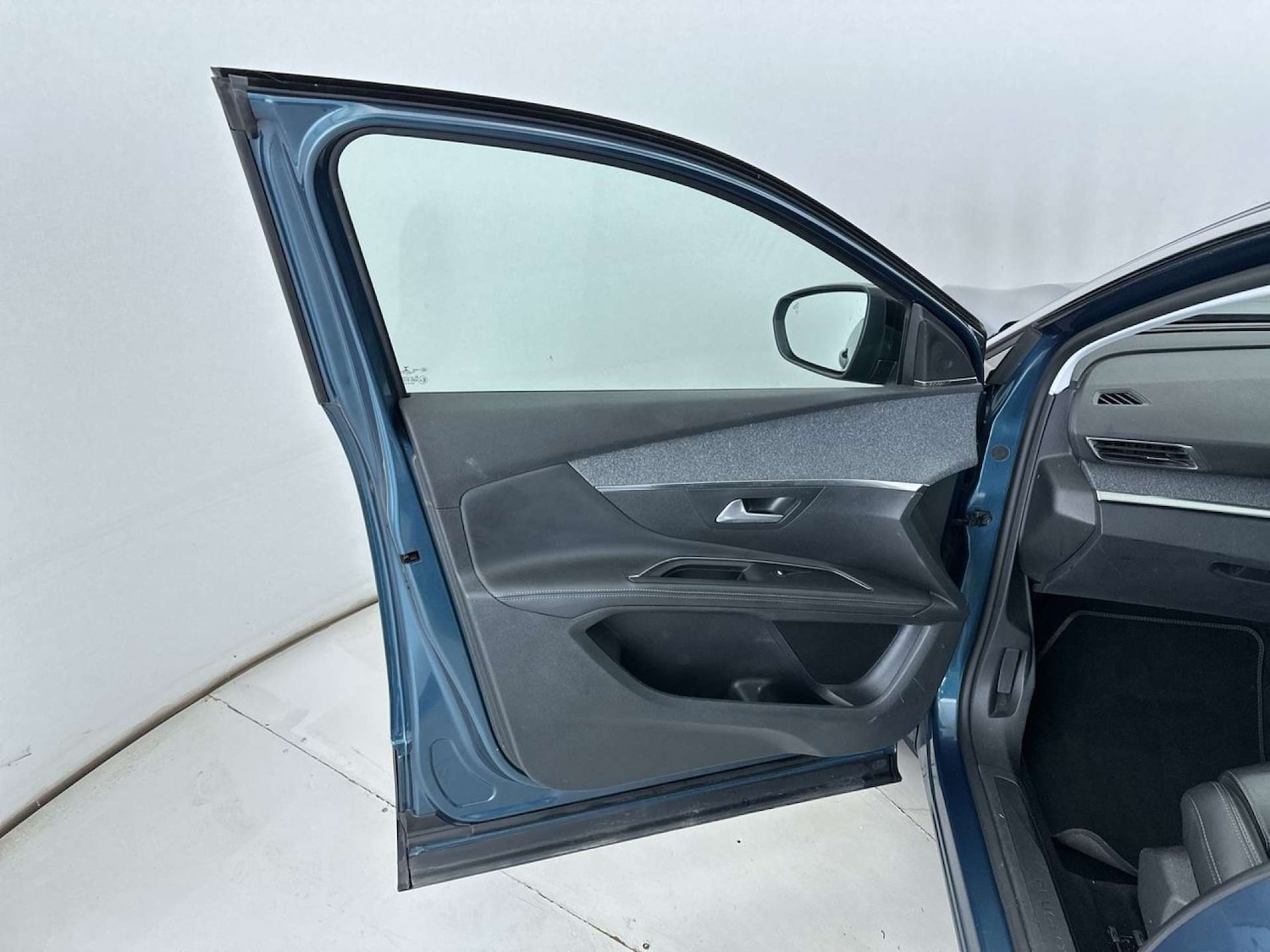 Used Peugeot 5008 2018 for sale - 77583887: Photo 27