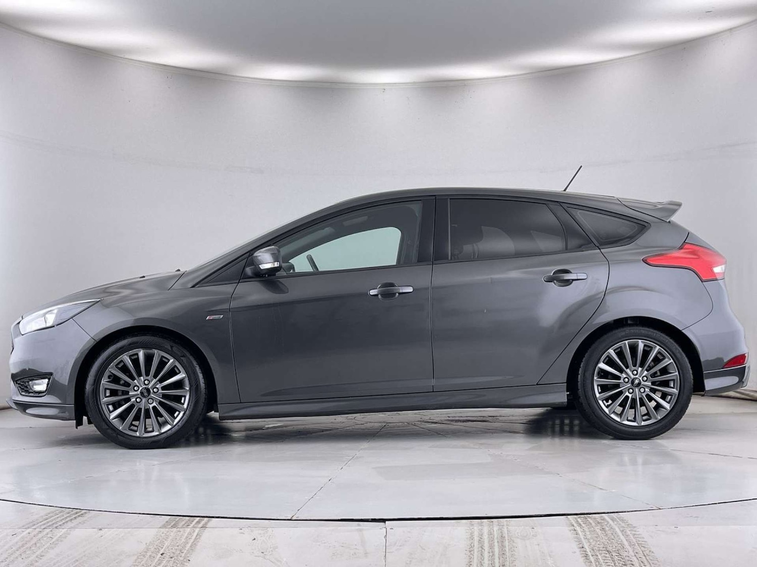 Used Ford Focus 2017 for sale - 76402712: Photo 16