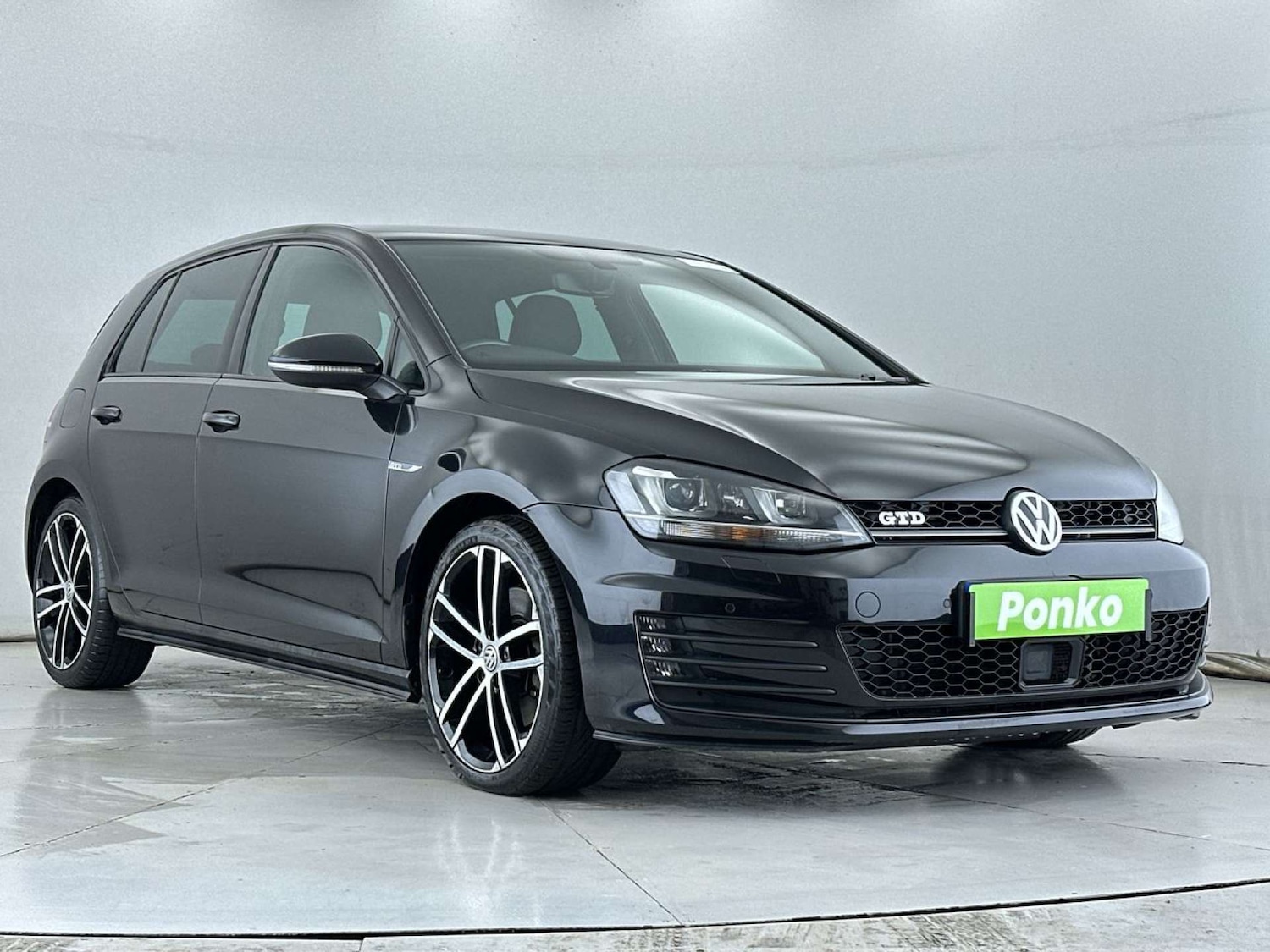 Used Volkswagen Golf 2017 for sale - 77872443: Photo 1