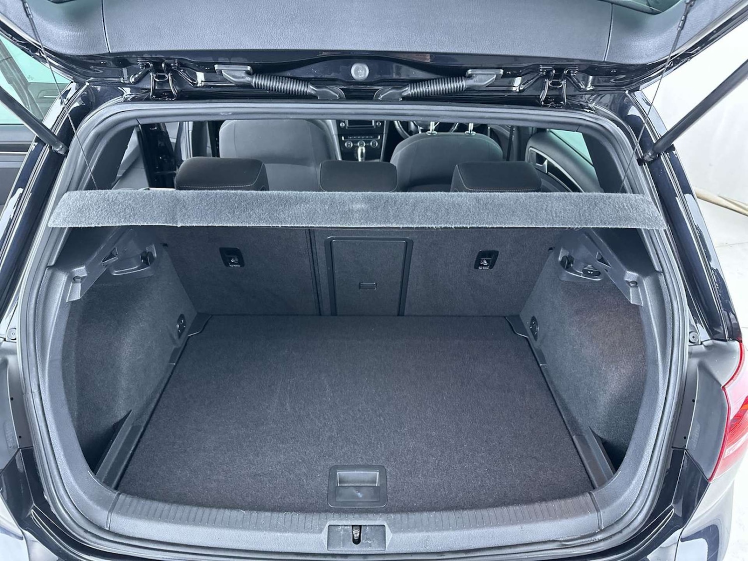 Used Volkswagen Golf 2017 for sale - 77872443: Photo 10