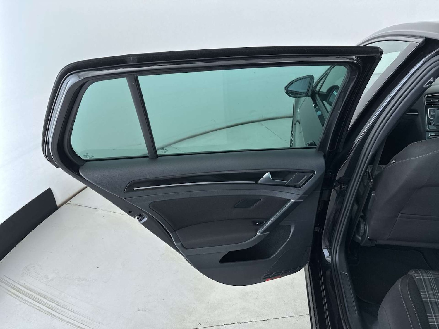 Used Volkswagen Golf 2017 for sale - 77872443: Photo 24