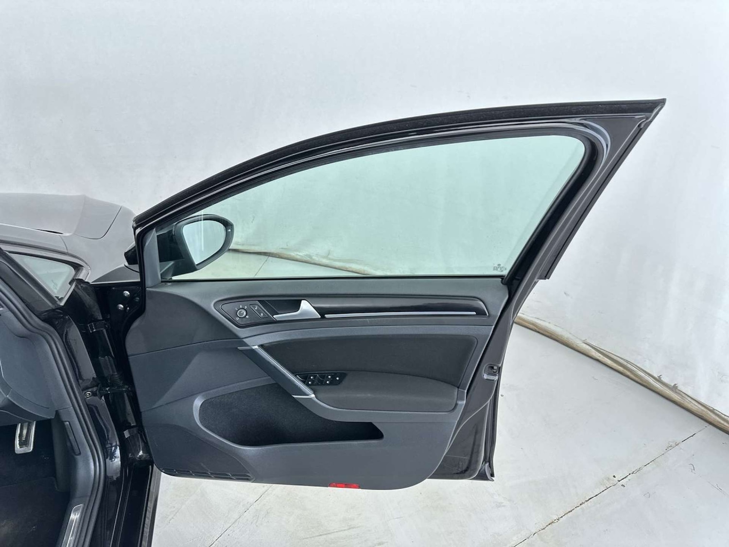 Used Volkswagen Golf 2017 for sale - 77872443: Photo 25