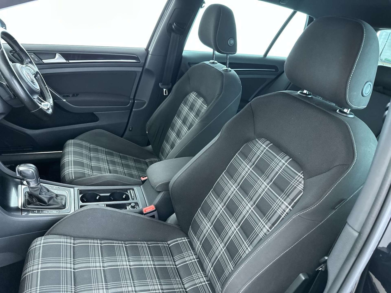 Used Volkswagen Golf 2017 for sale - 77872443: Photo 27