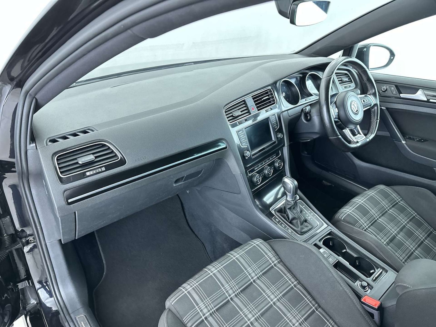 Used Volkswagen Golf 2017 for sale - 77872443: Photo 28