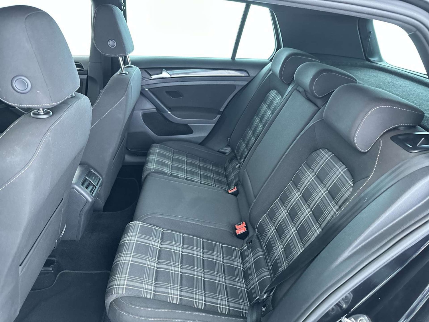 Used Volkswagen Golf 2017 for sale - 77872443: Photo 9