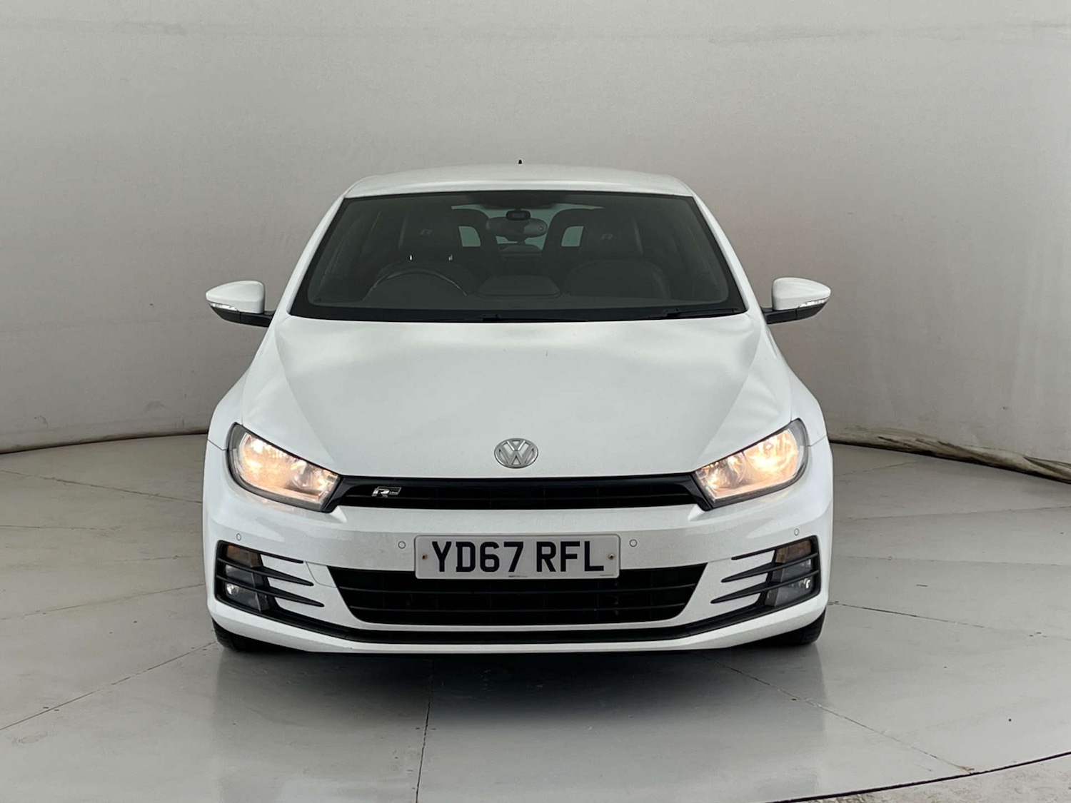 Used Volkswagen Scirocco 2017 for sale - 77297311: Photo 2