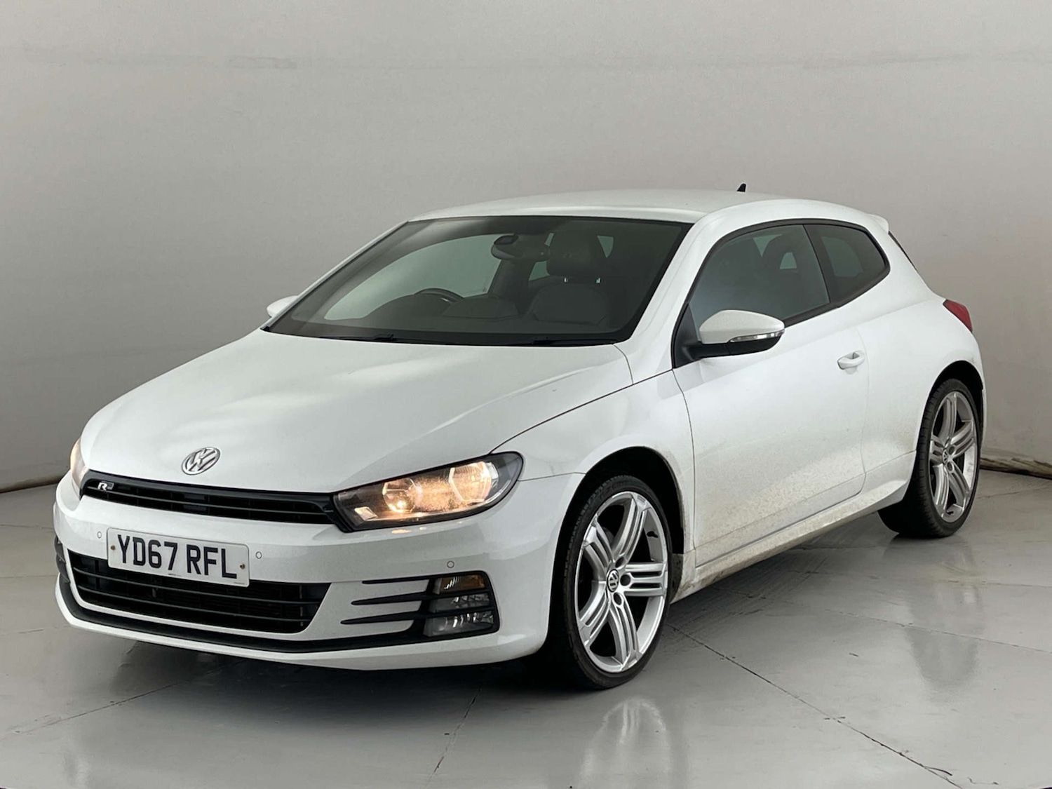 Used Volkswagen Scirocco 2017 for sale - 77297311: Photo 3