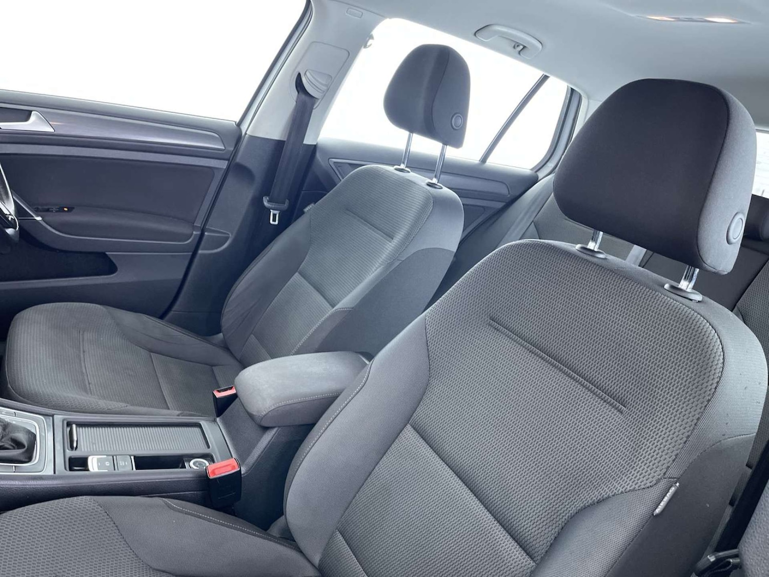 Used Volkswagen Golf 2018 for sale - 77245603: Photo 31