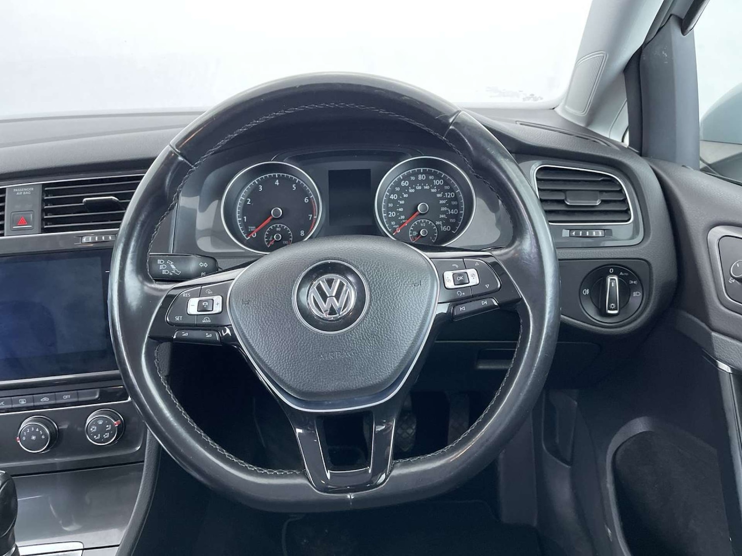 Used Volkswagen Golf 2018 for sale - 77245603: Photo 36