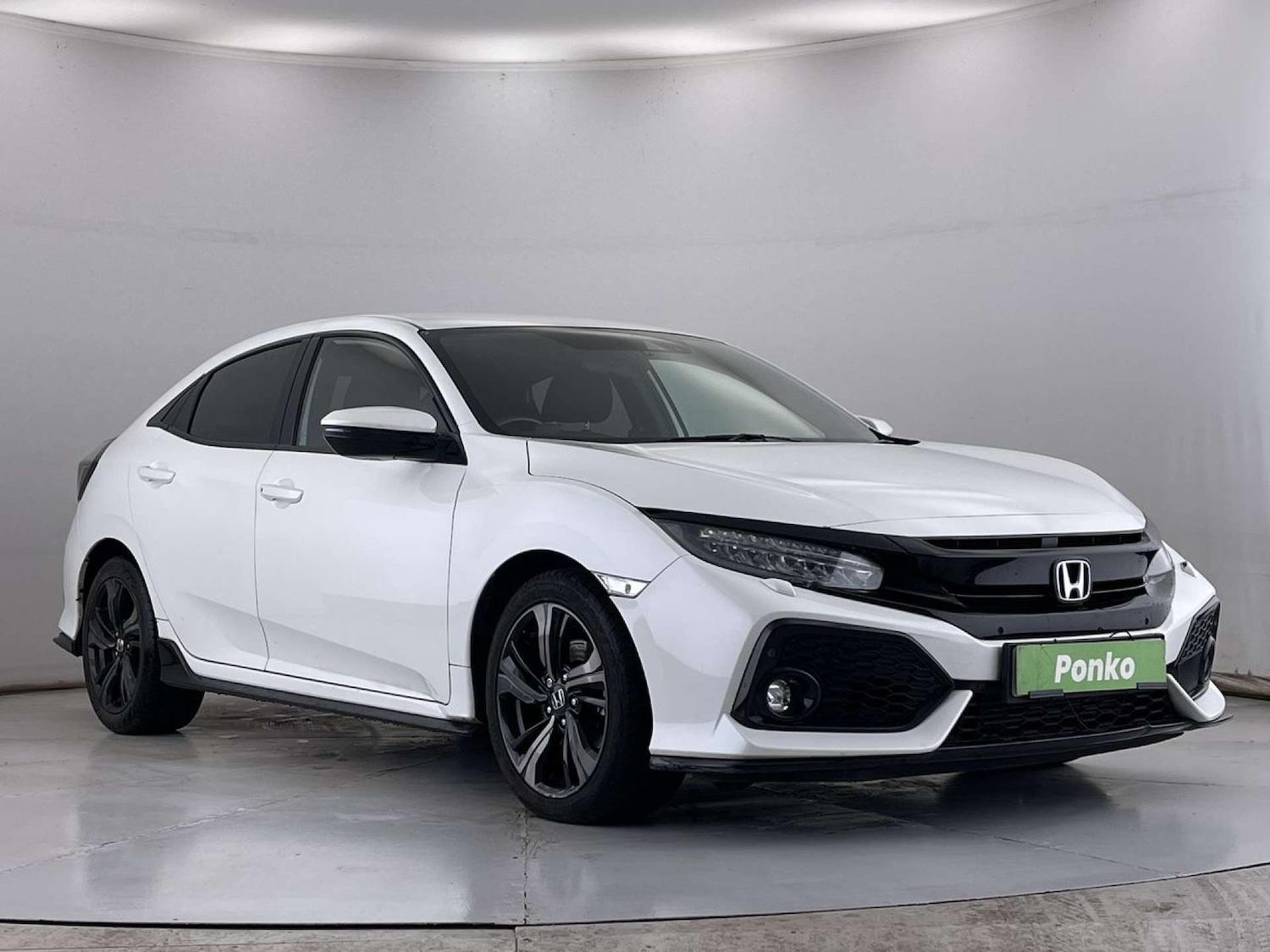 Used Honda Civic 2018 for sale - 76210028: Photo 1