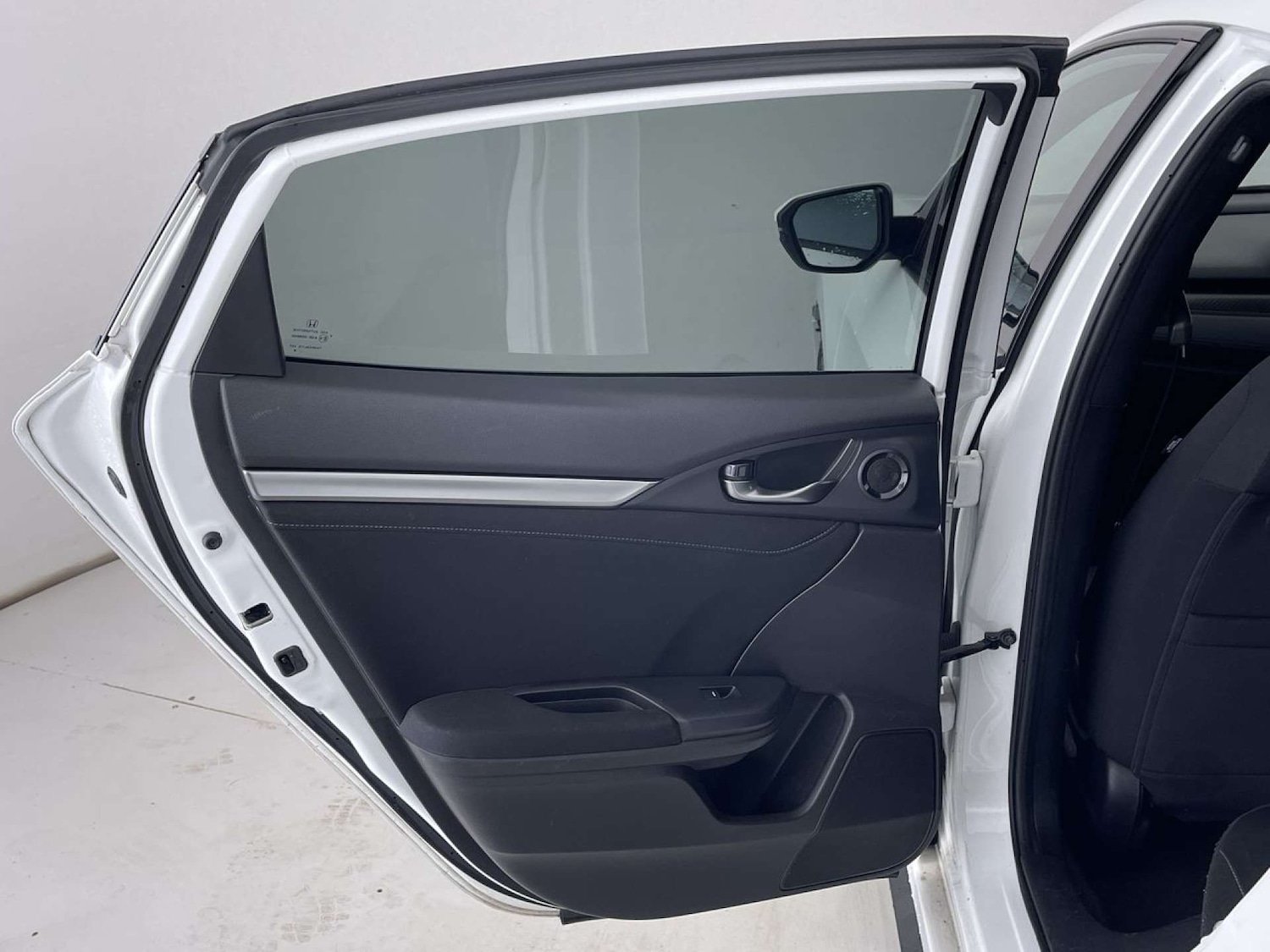 Used Honda Civic 2018 for sale - 76210028: Photo 28