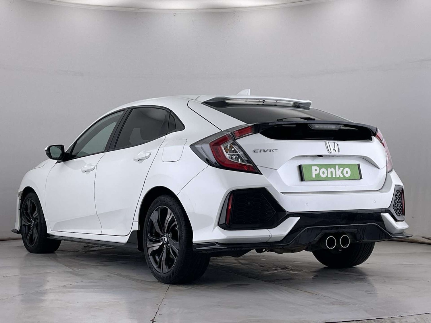 Used Honda Civic 2018 for sale - 76210028: Photo 3