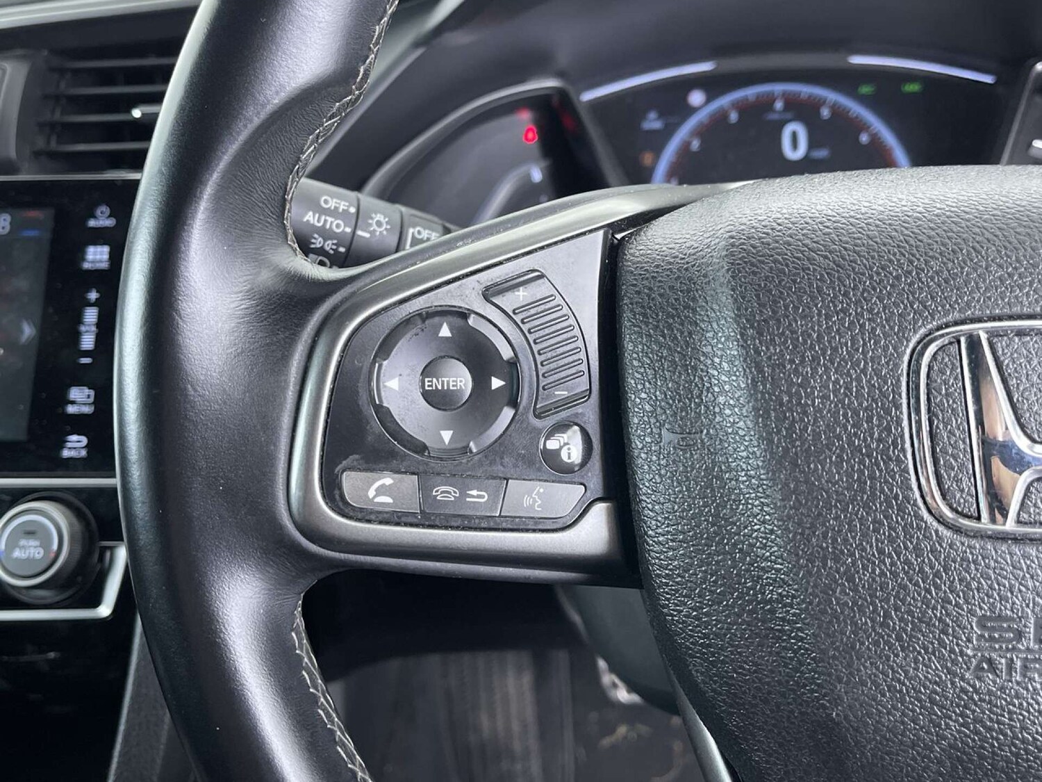 Used Honda Civic 2018 for sale - 76210028: Photo 51