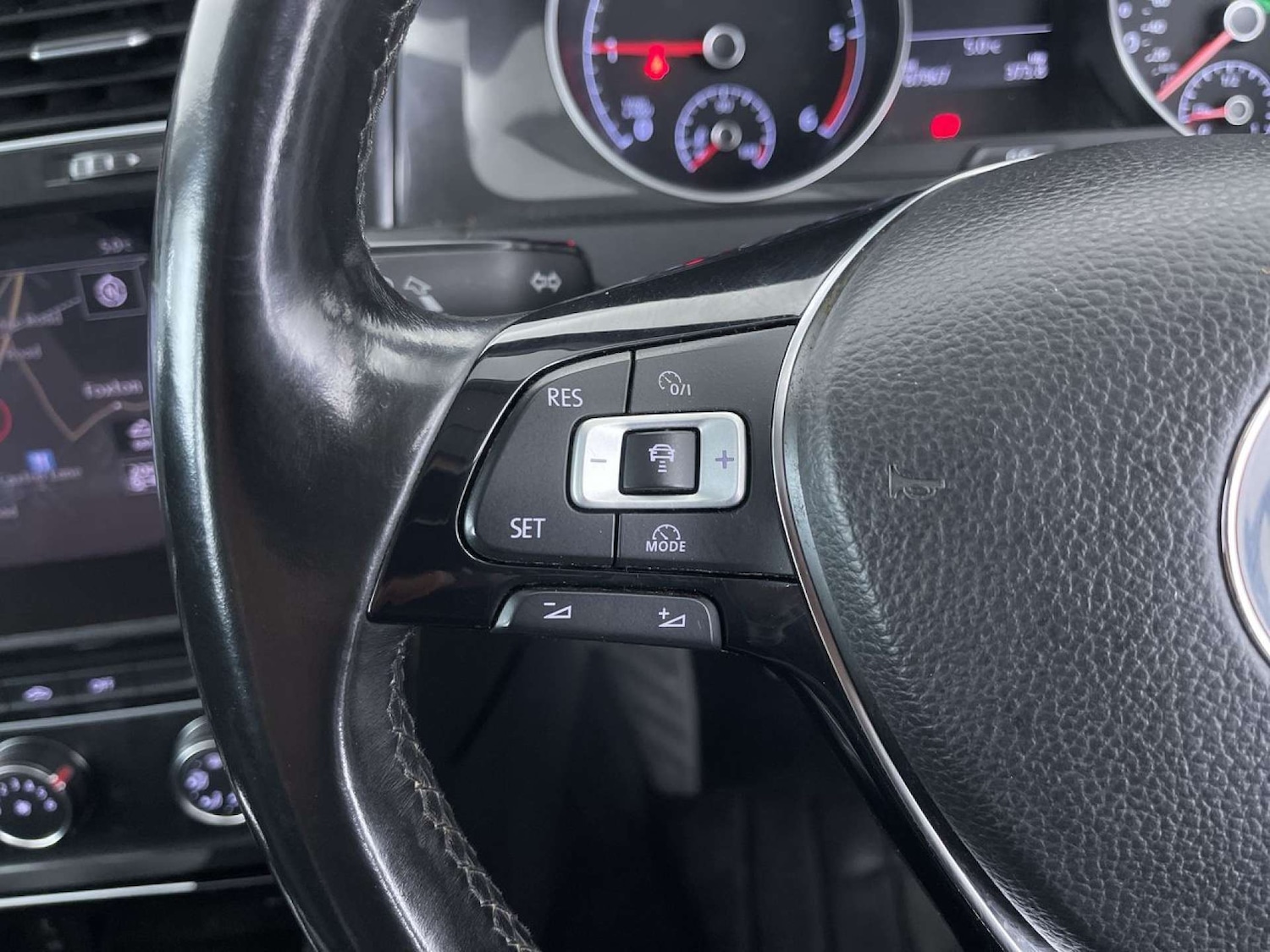 Used Volkswagen Golf 2017 for sale - 76829977: Photo 50