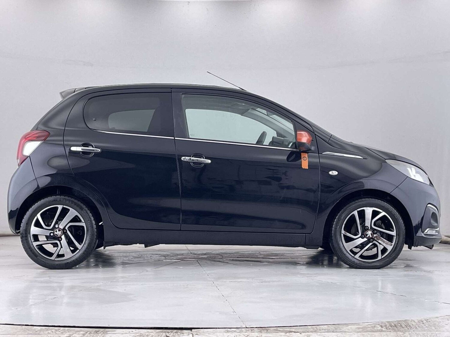 Used Peugeot 108 2016 for sale - 76829981: Photo 15