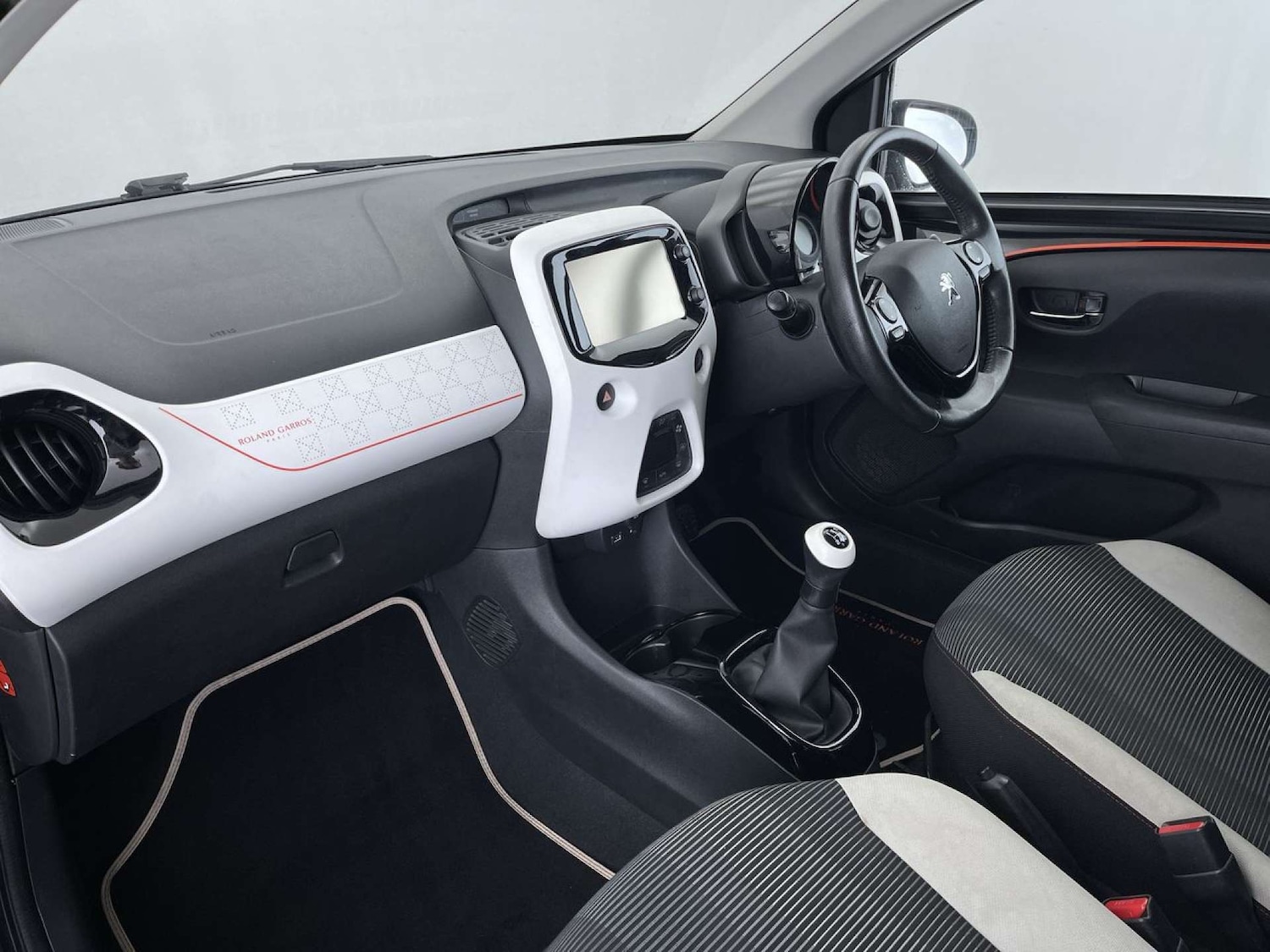 Used Peugeot 108 2016 for sale - 76829981: Photo 32